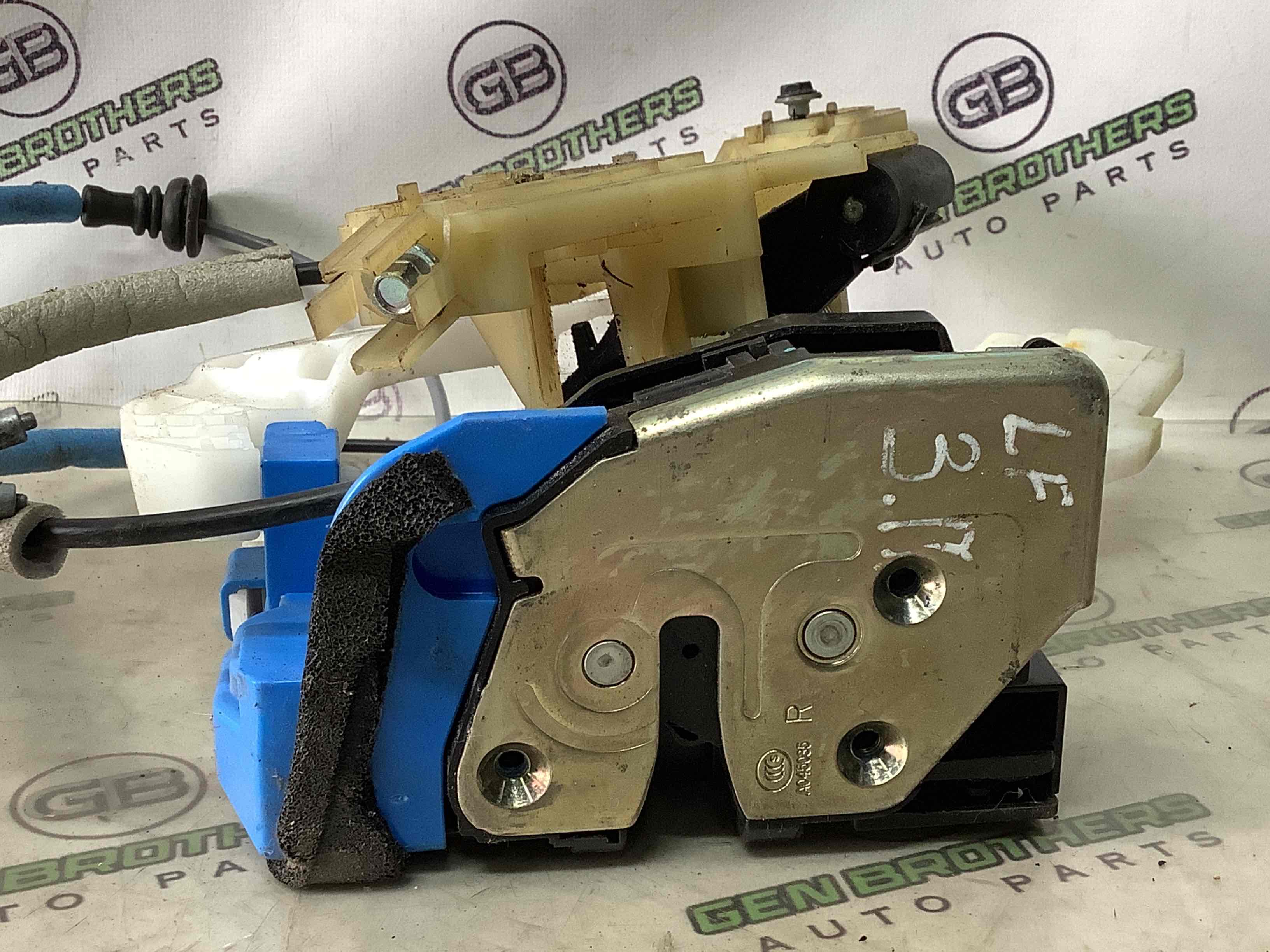 Замок дверей задньої правої