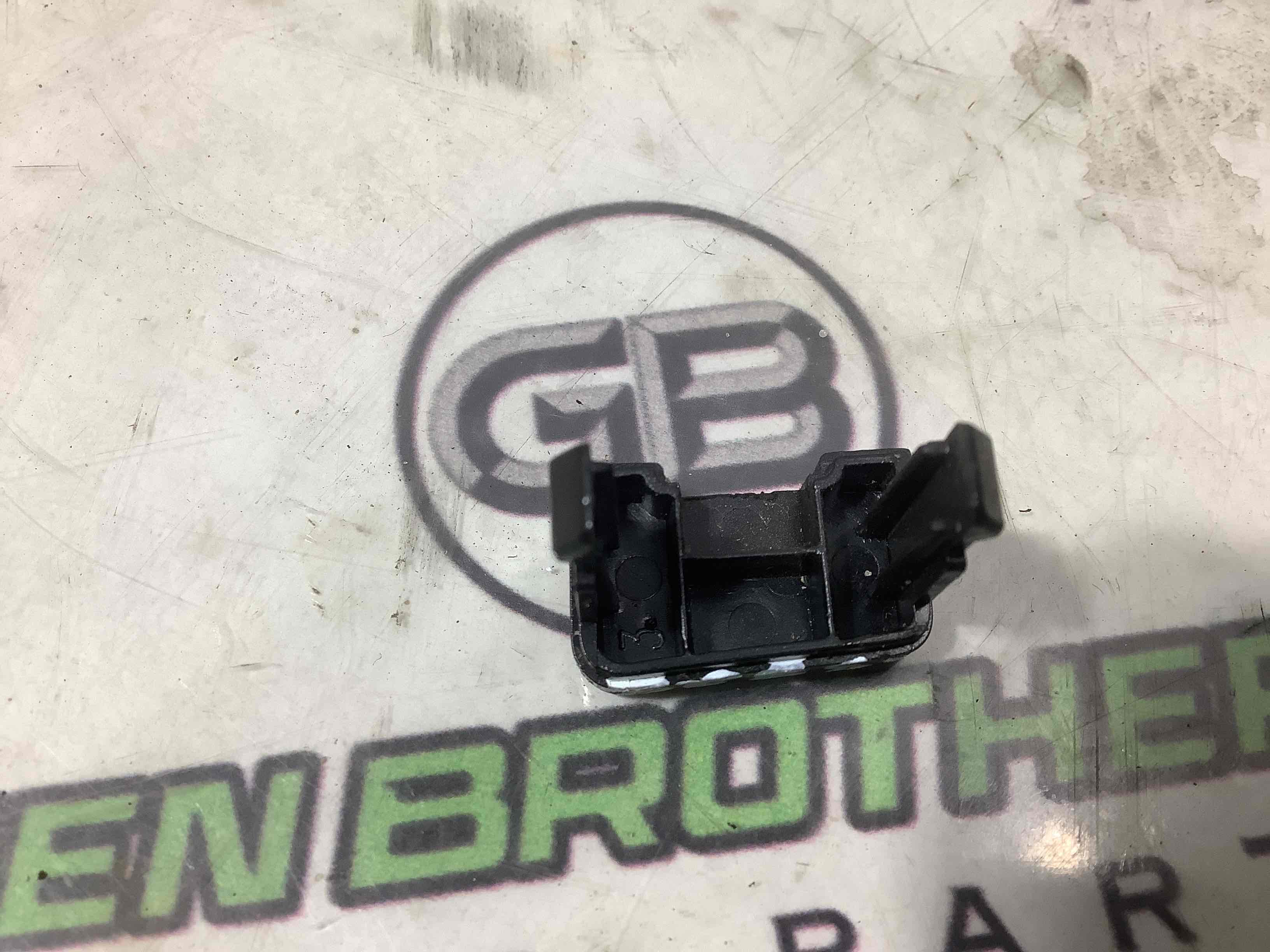 Пластикові елементи салону