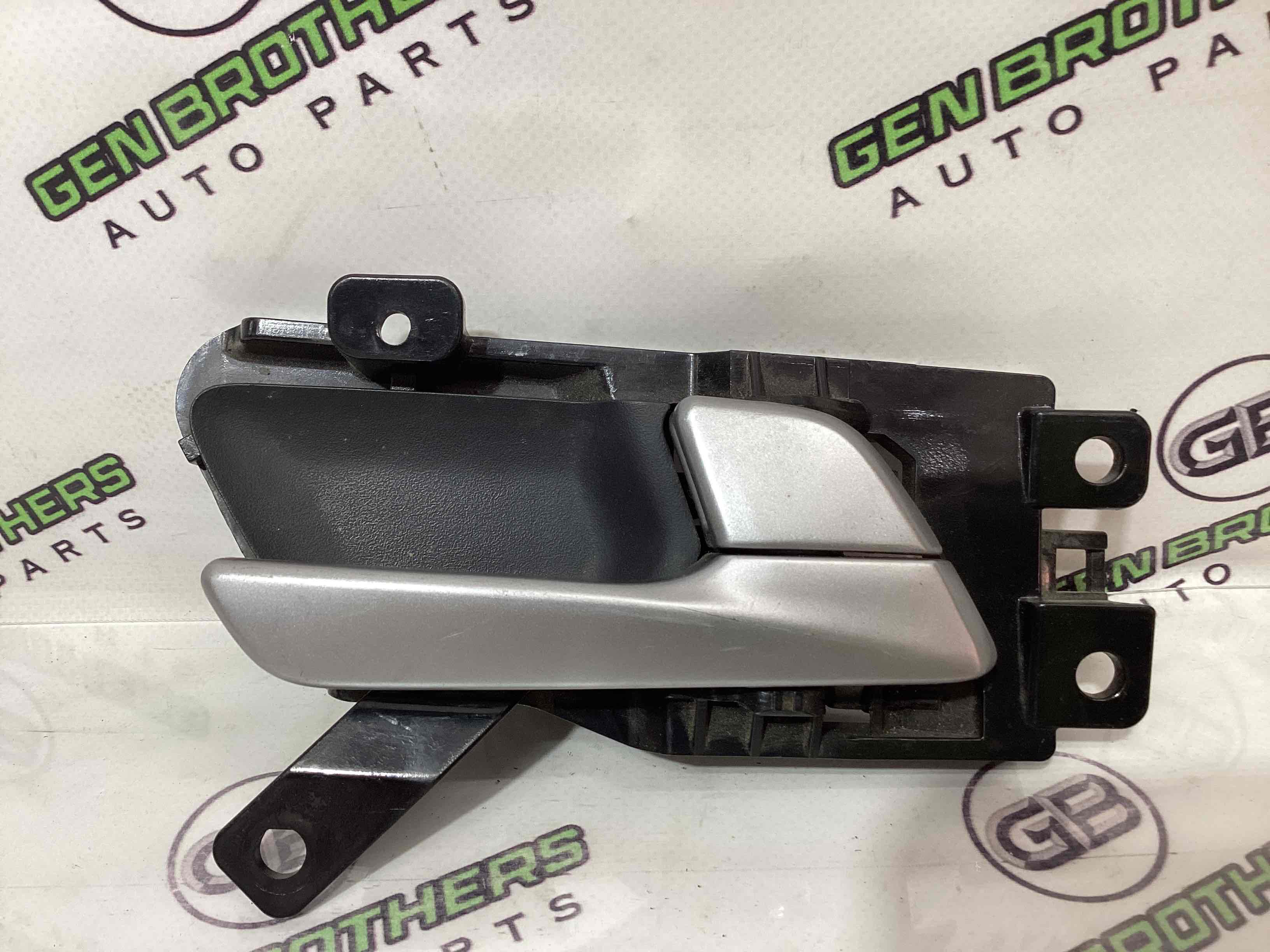 Ручка дверей салону внутрішня, поручень