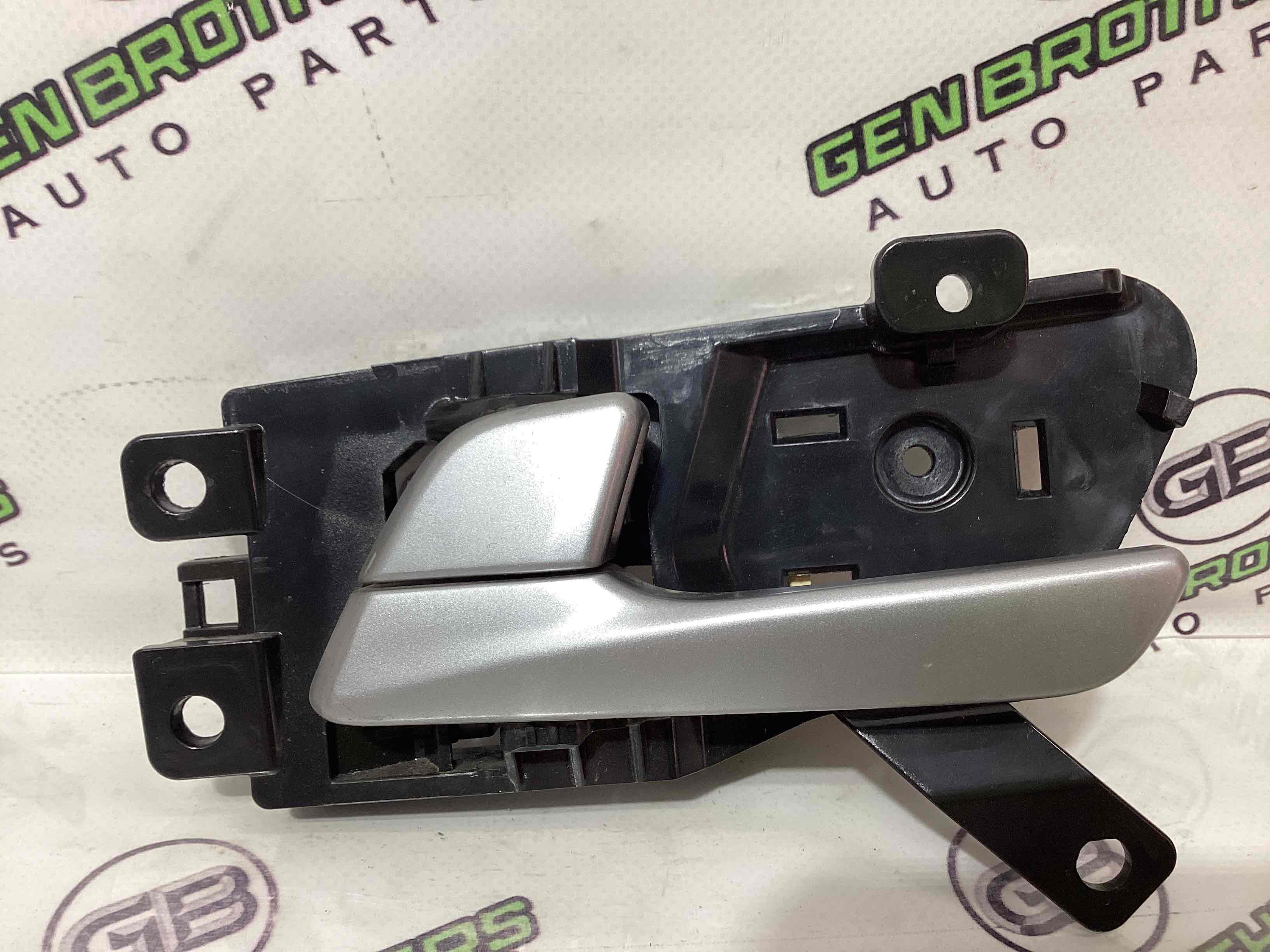 Ручка дверей салону внутрішня, поручень