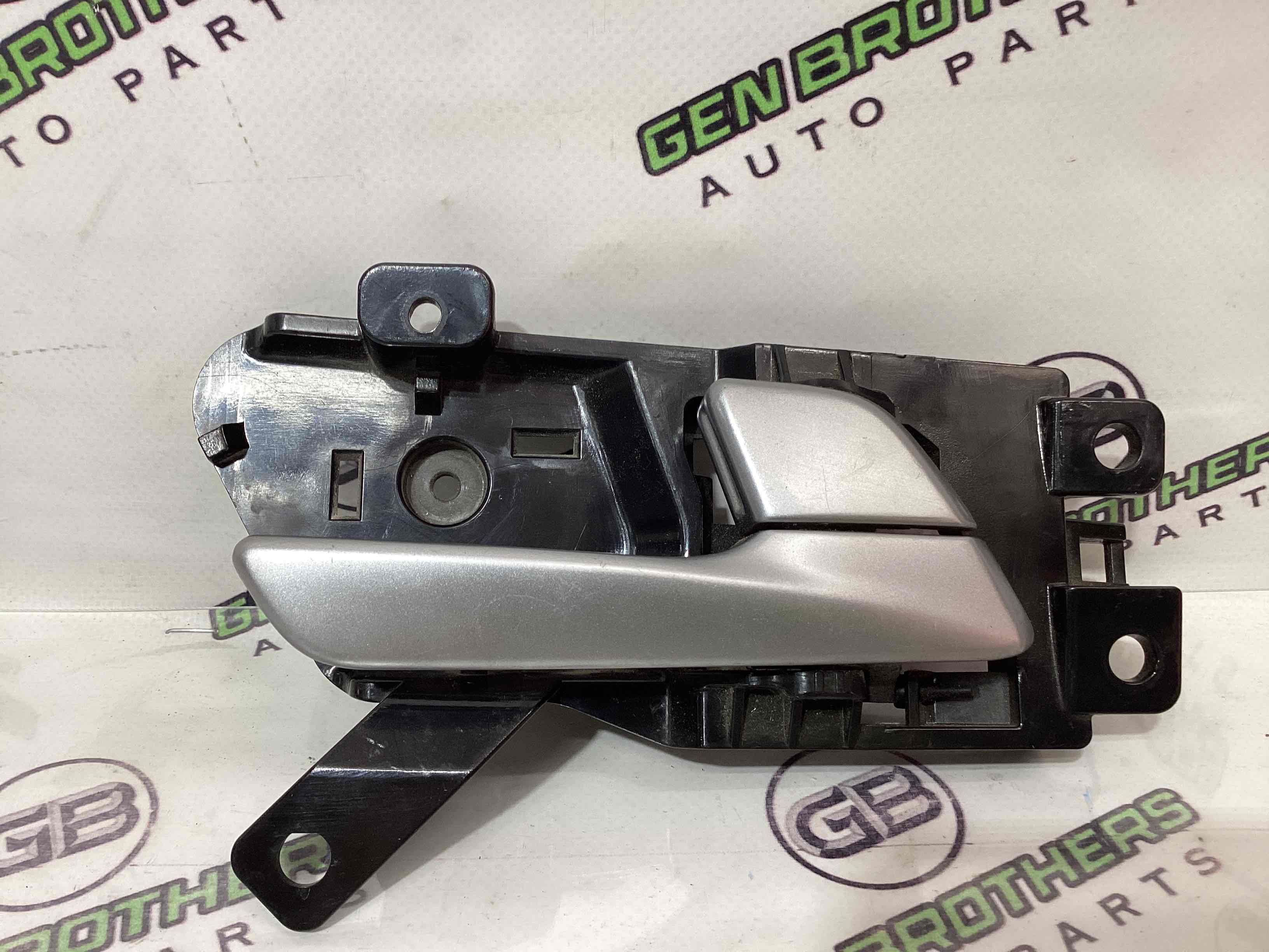 Ручка дверей салону внутрішня, поручень