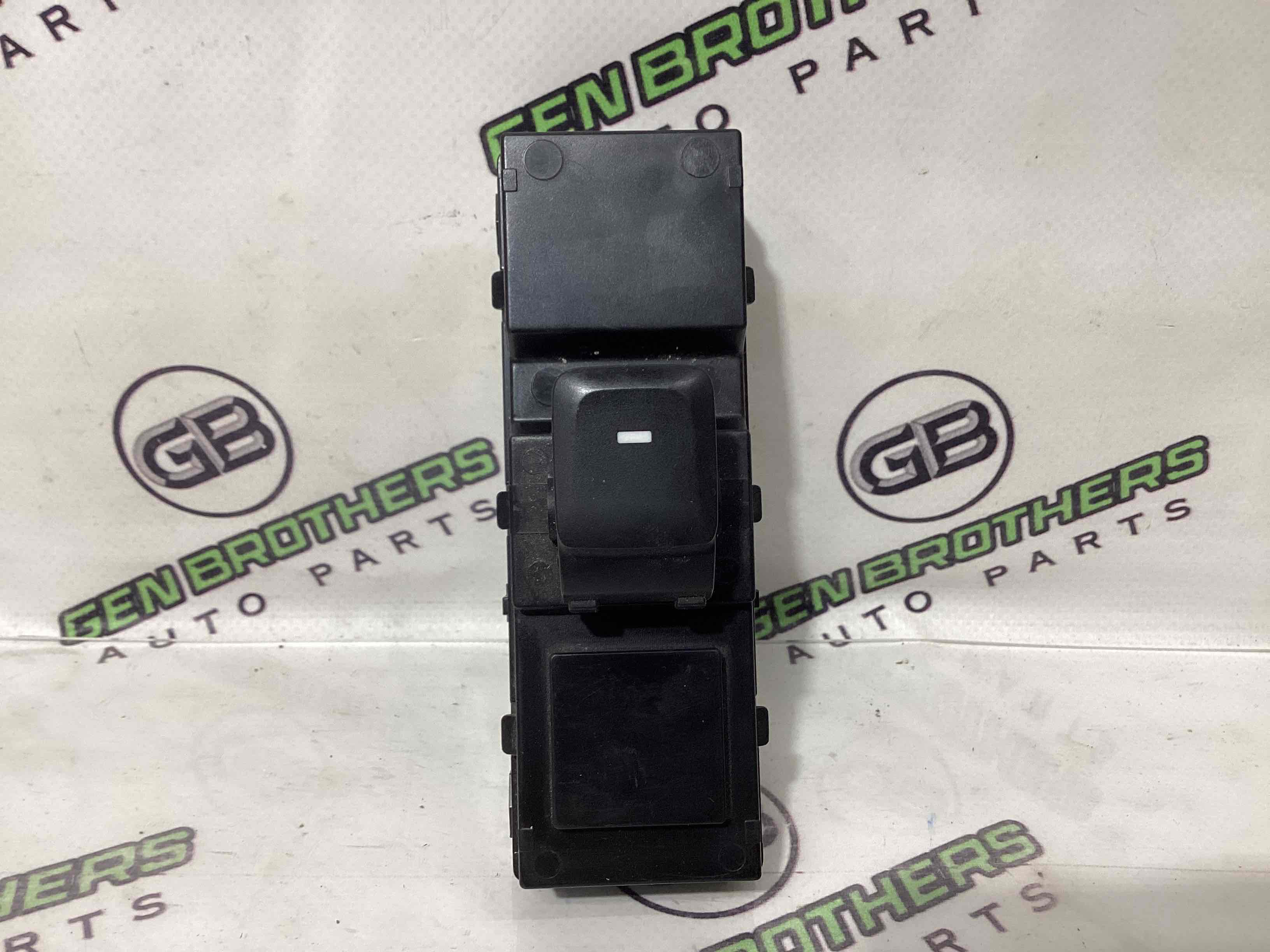 Кнопки керування склопідйомниками