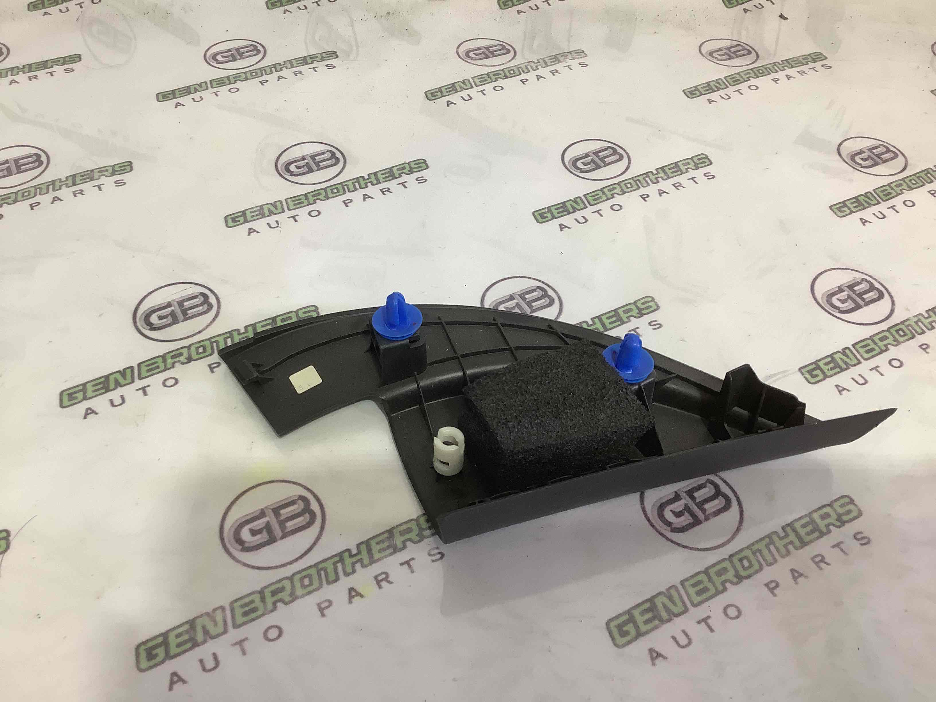 Корпус, накладка, кріплення лівого дзеркала