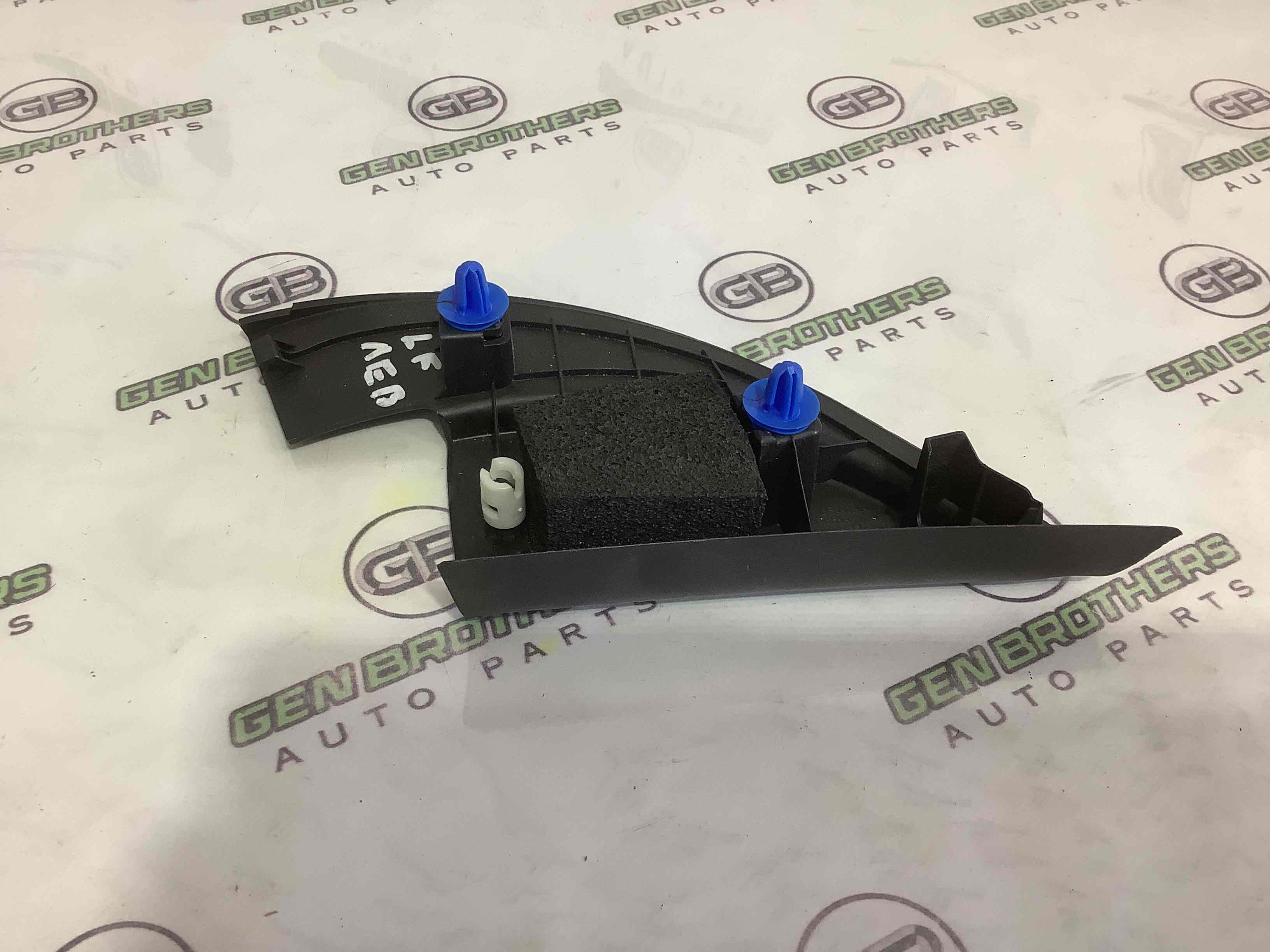 Корпус, накладка, кріплення лівого дзеркала