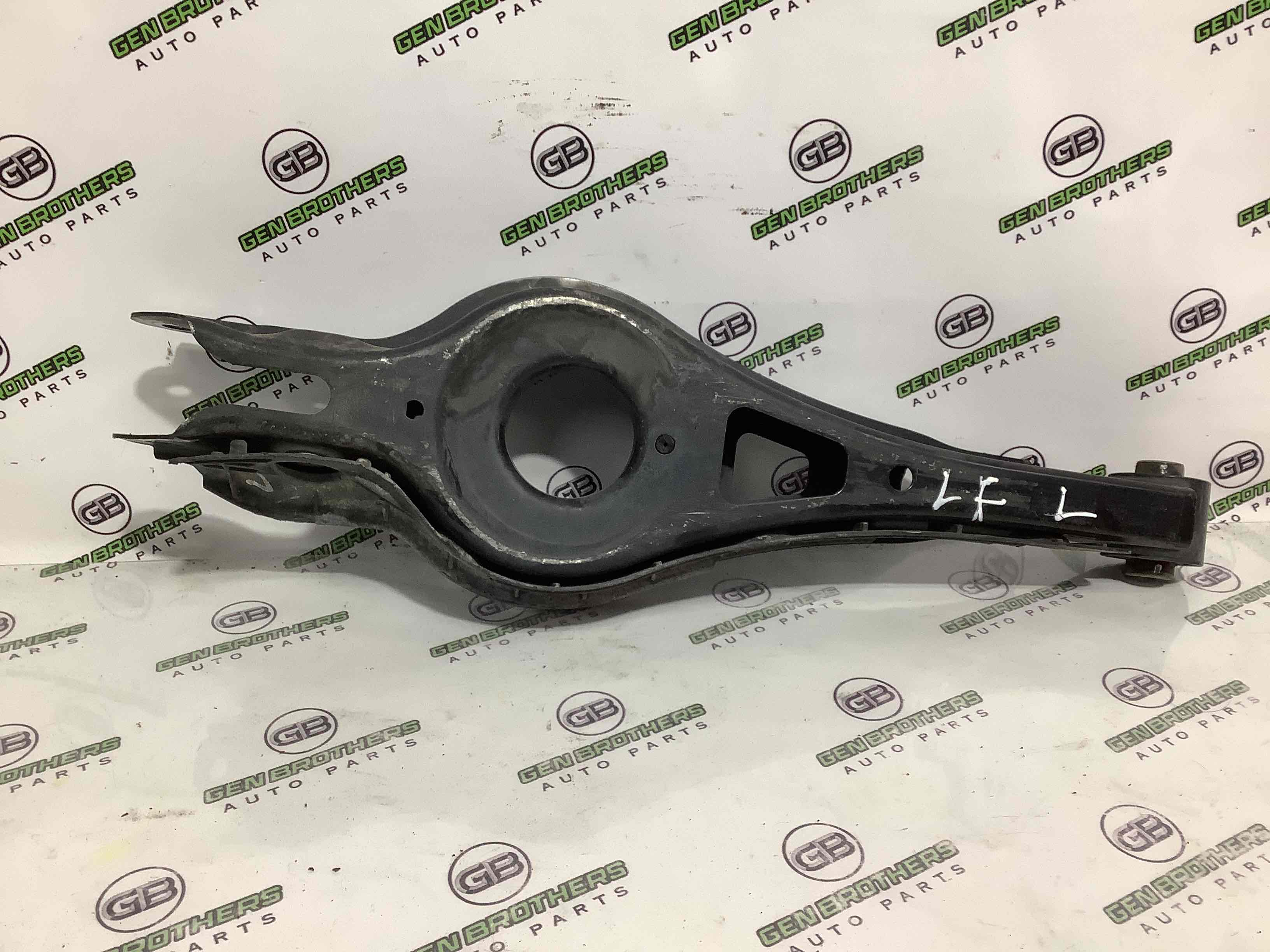 Важіль задній лівий