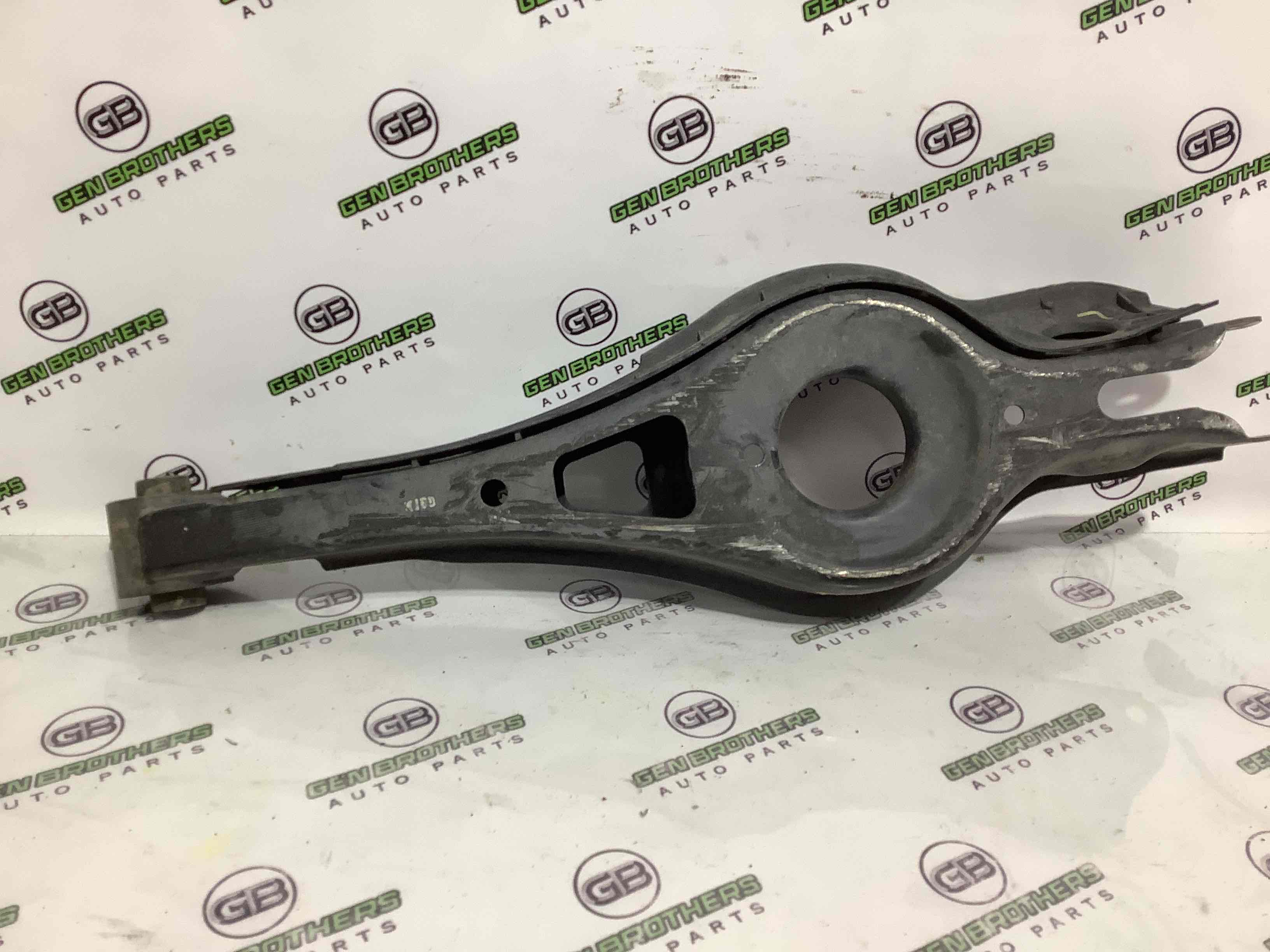 Важіль задній лівий