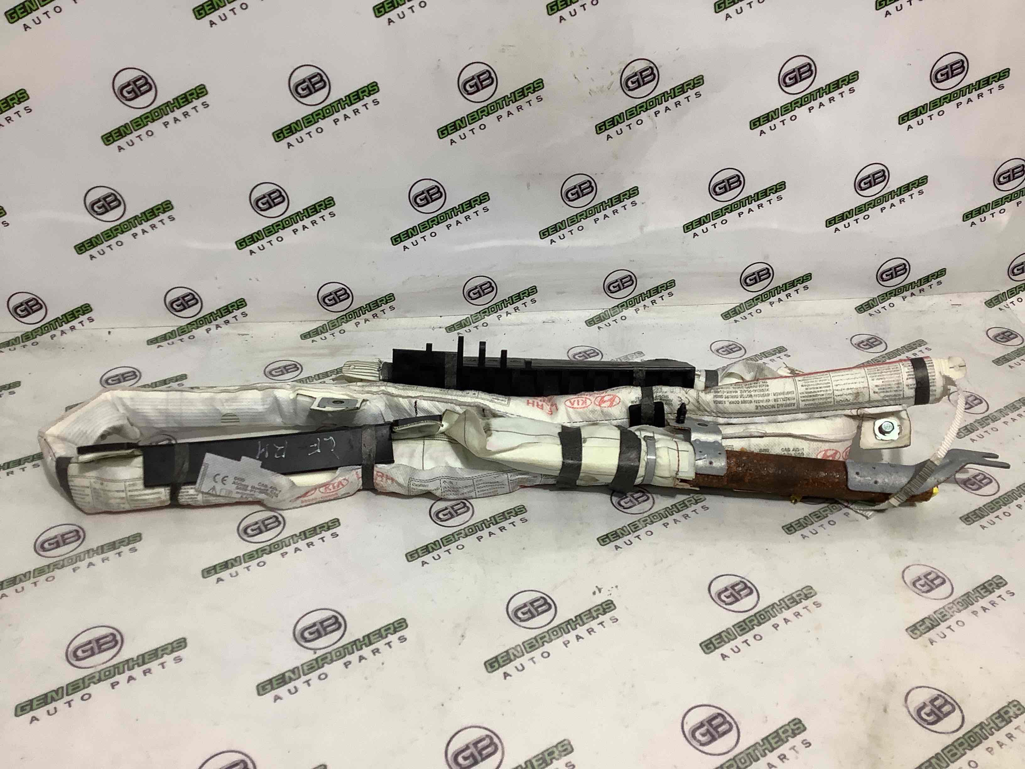 Подушка безпеки збоку шторка