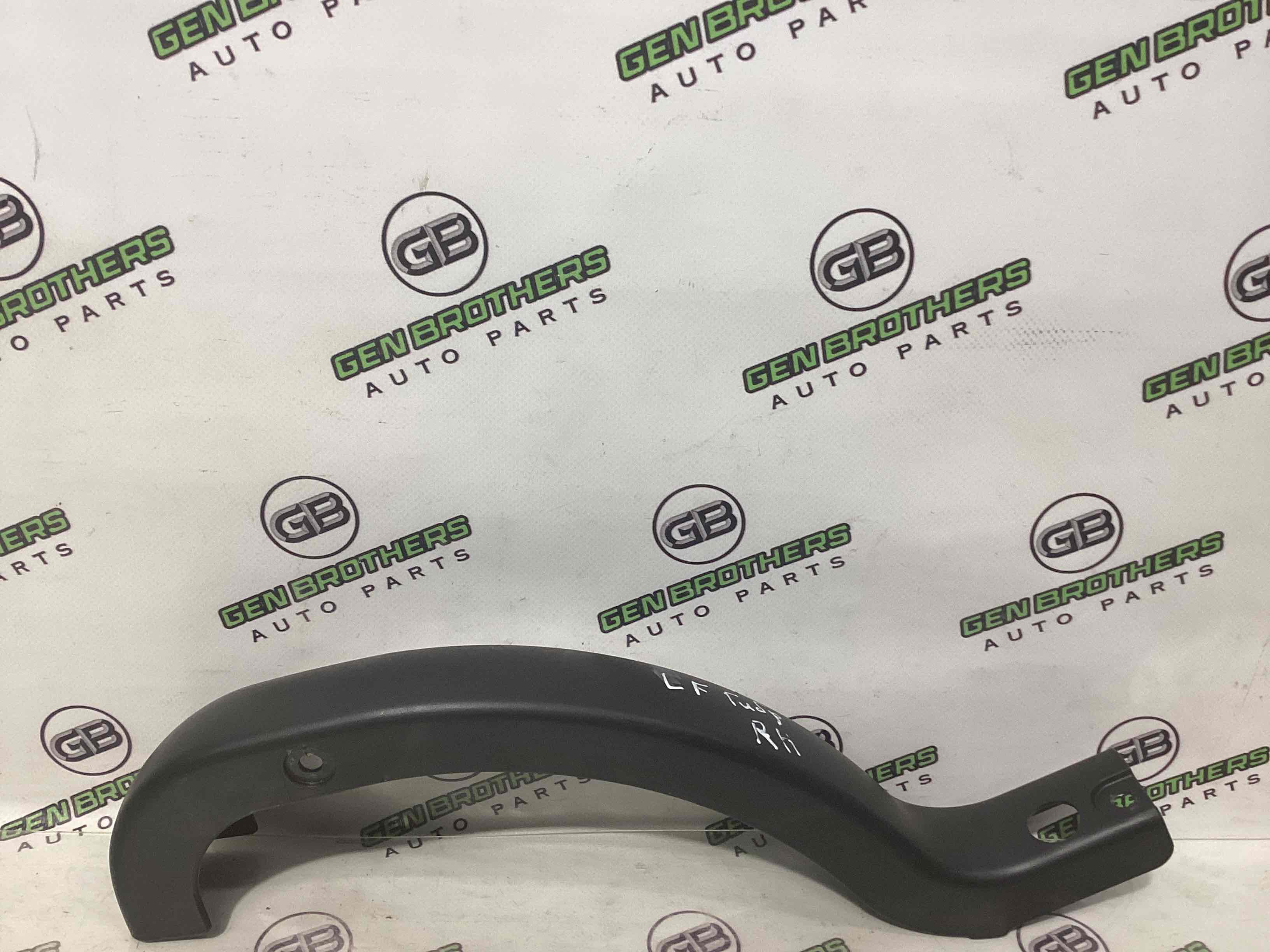 Петля кришки багажника, двері багажника