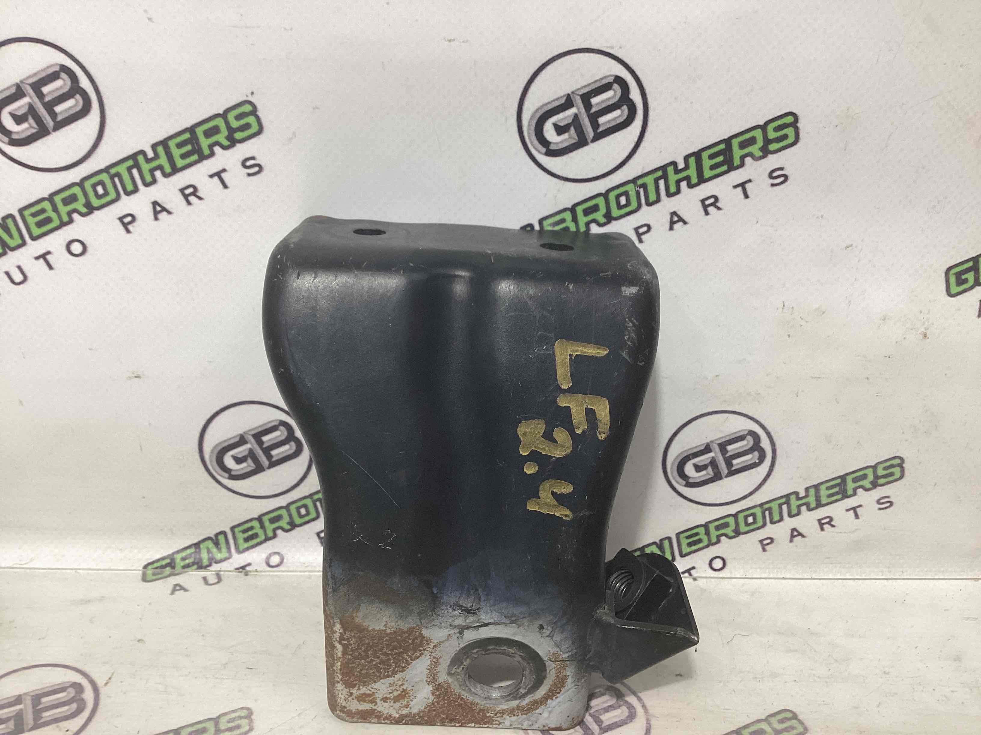 Кріплення, кронштейн