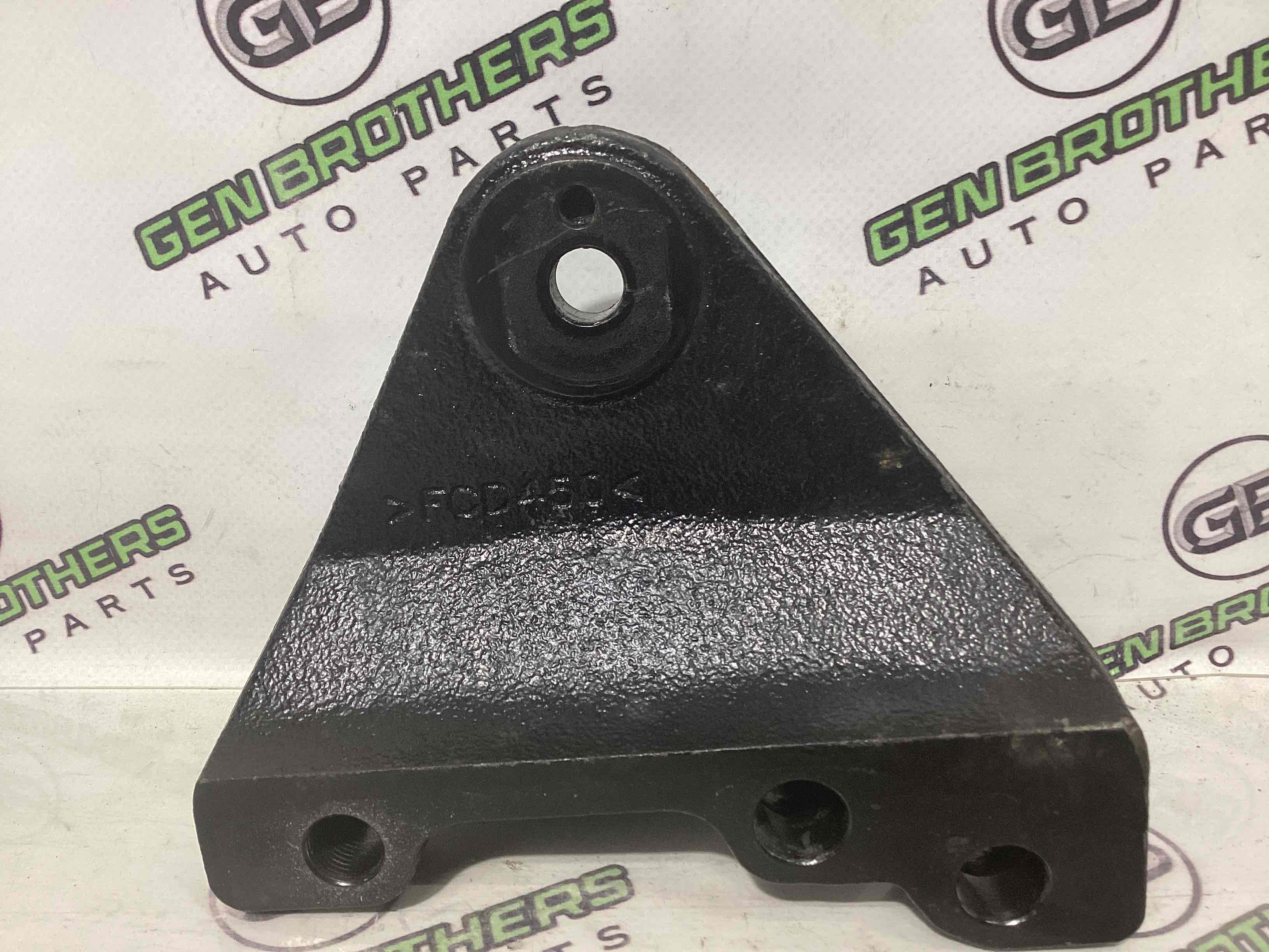 Кронштейн двигуна