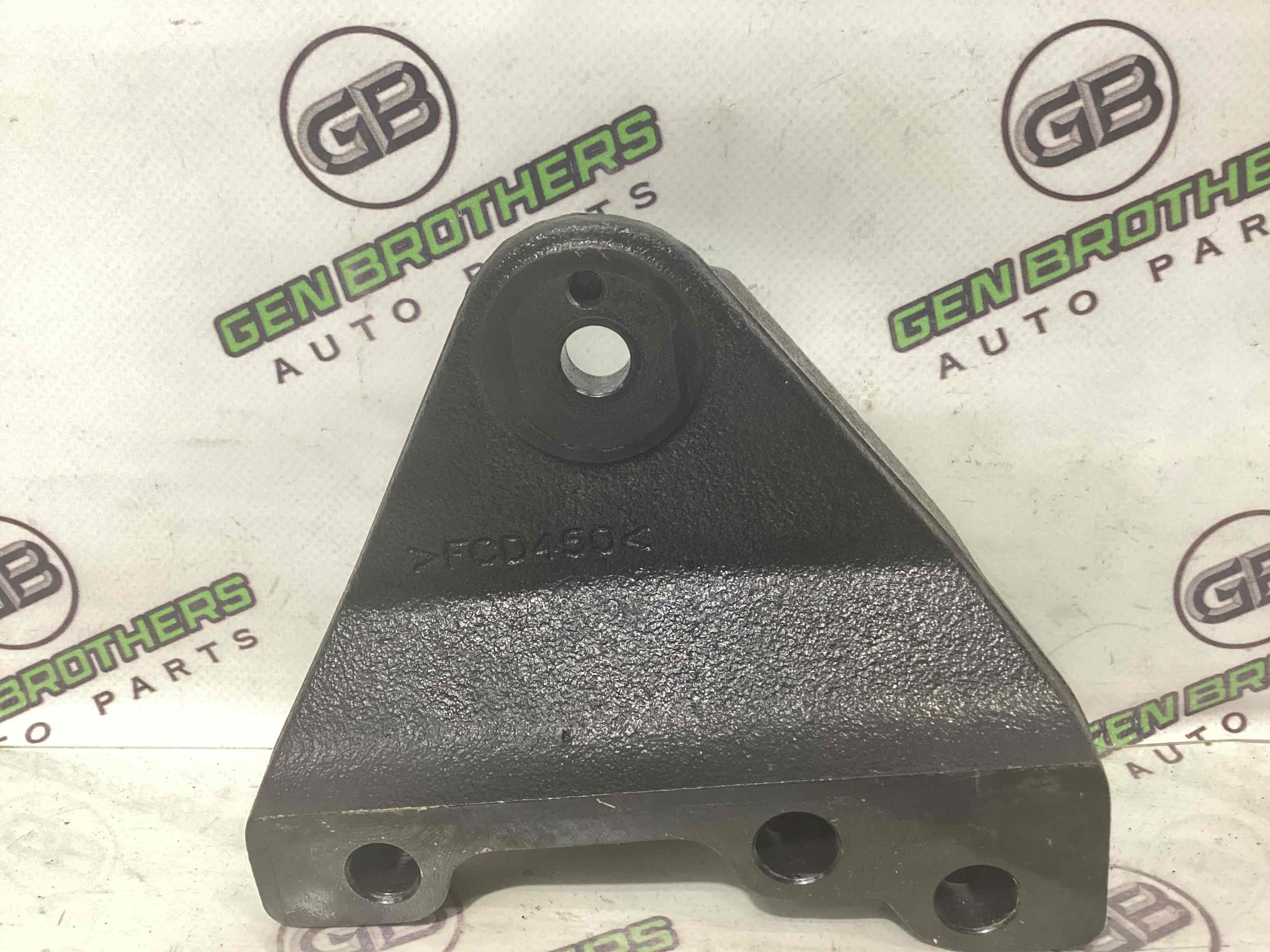 Кронштейн двигуна