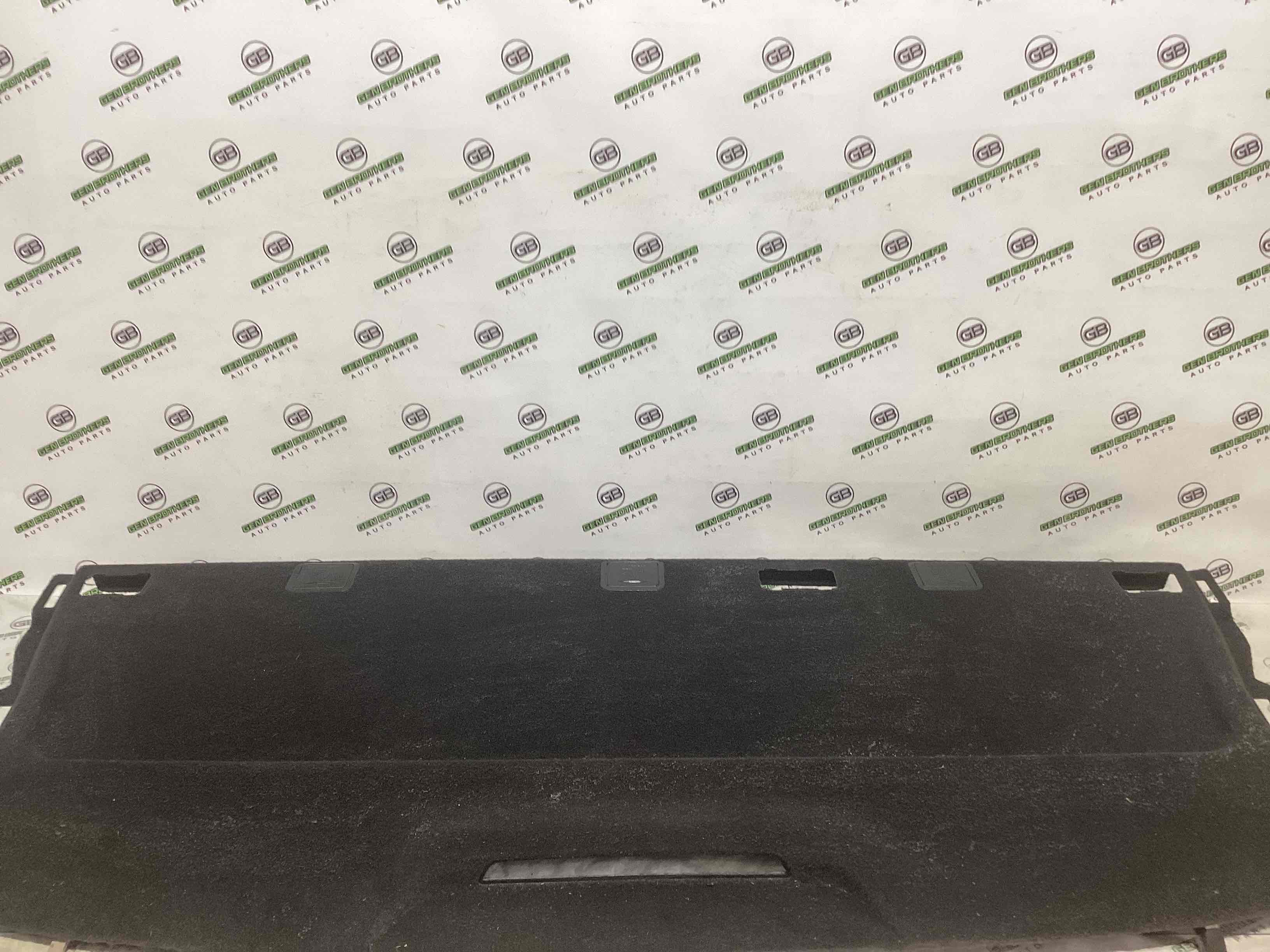 Обшивка задньої полиці