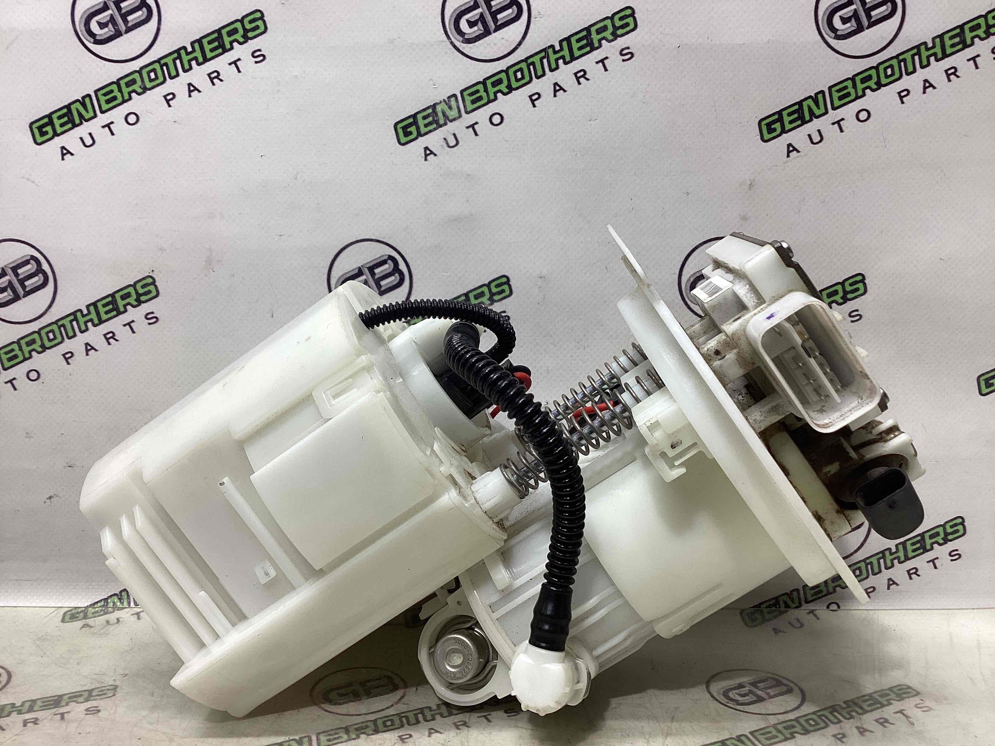 Насос паливний