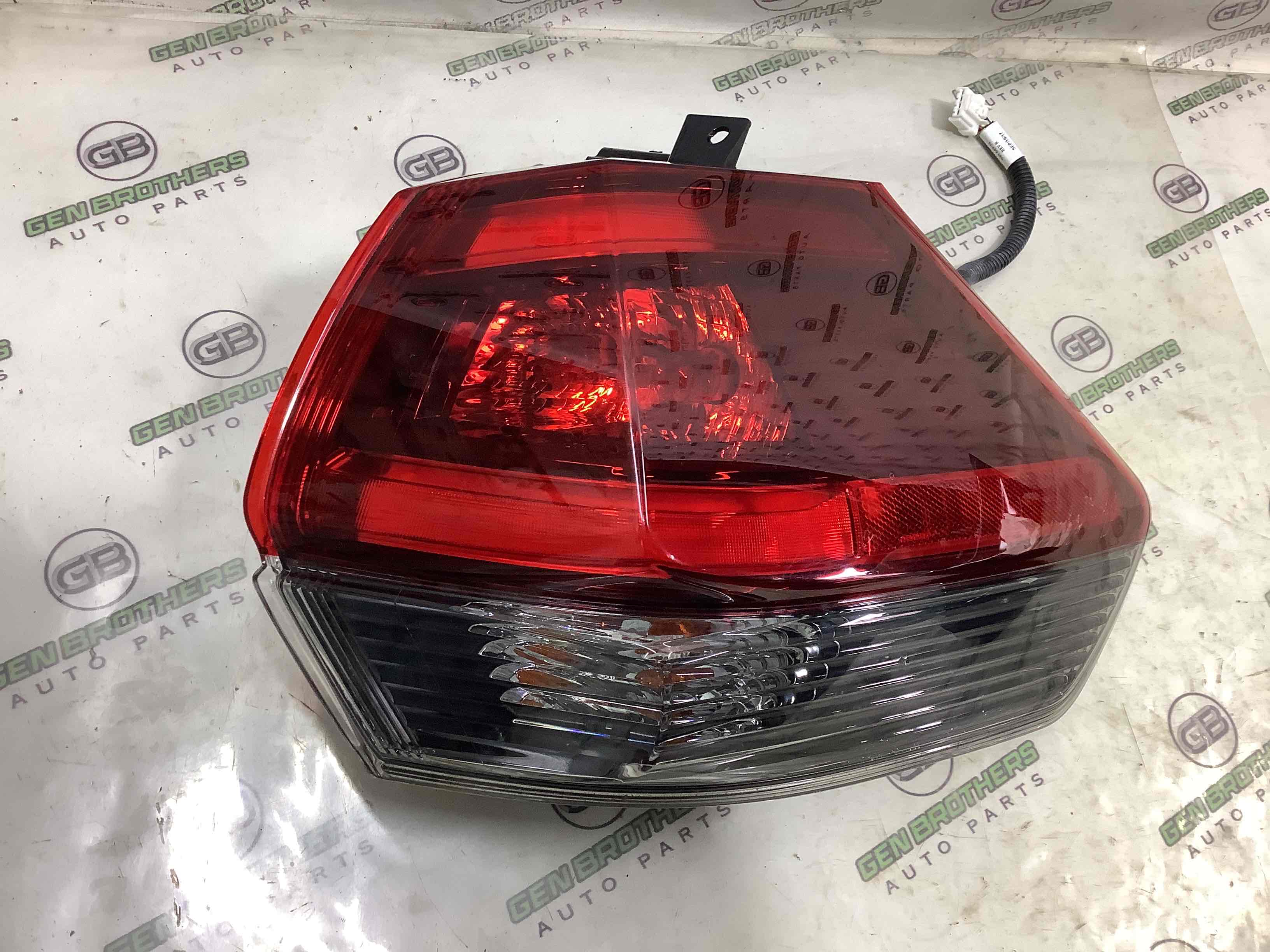 Ліхтар задній правий