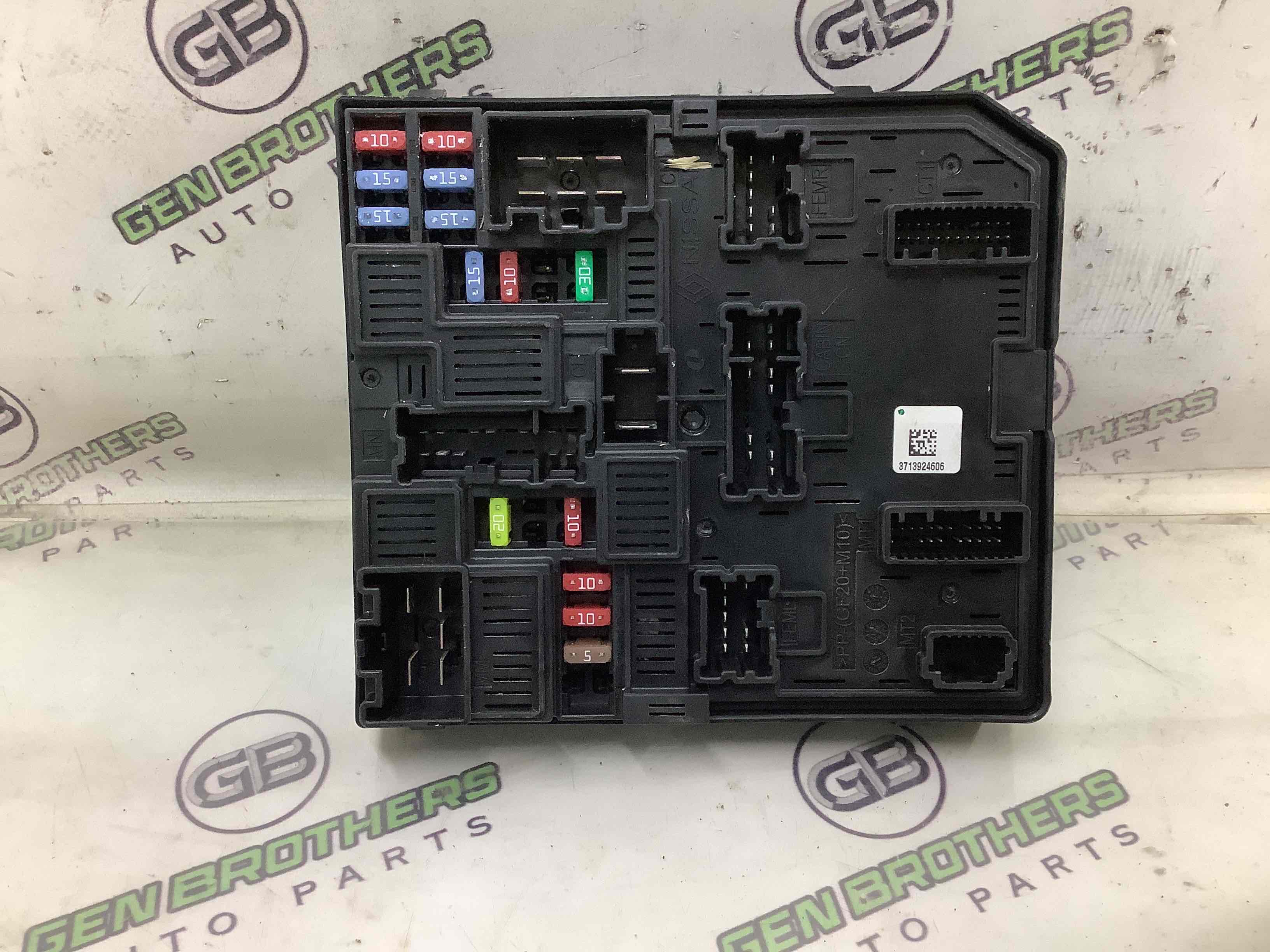 Блок запобіжників (блок реле)