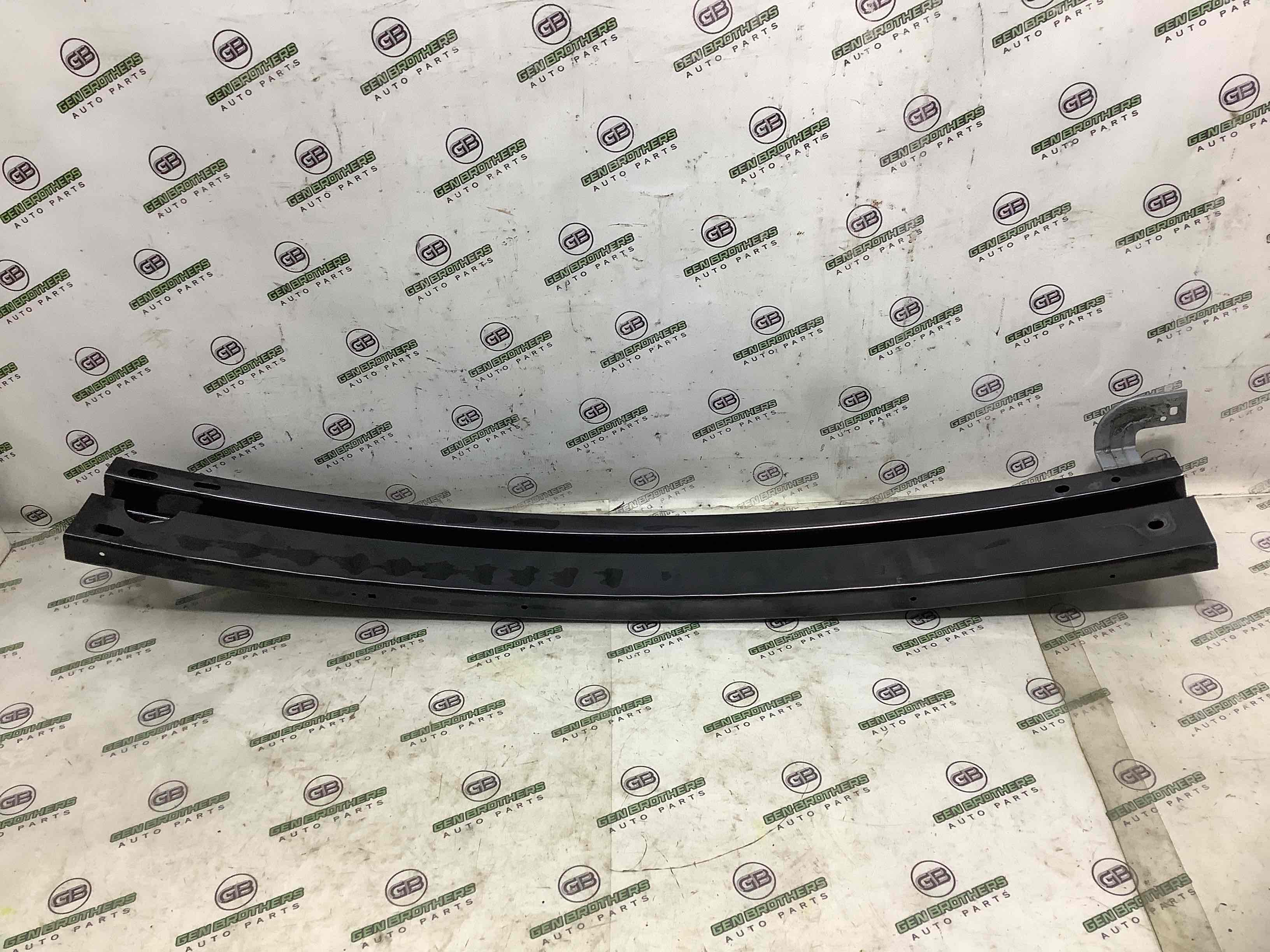 Підсилювач бампера переднього