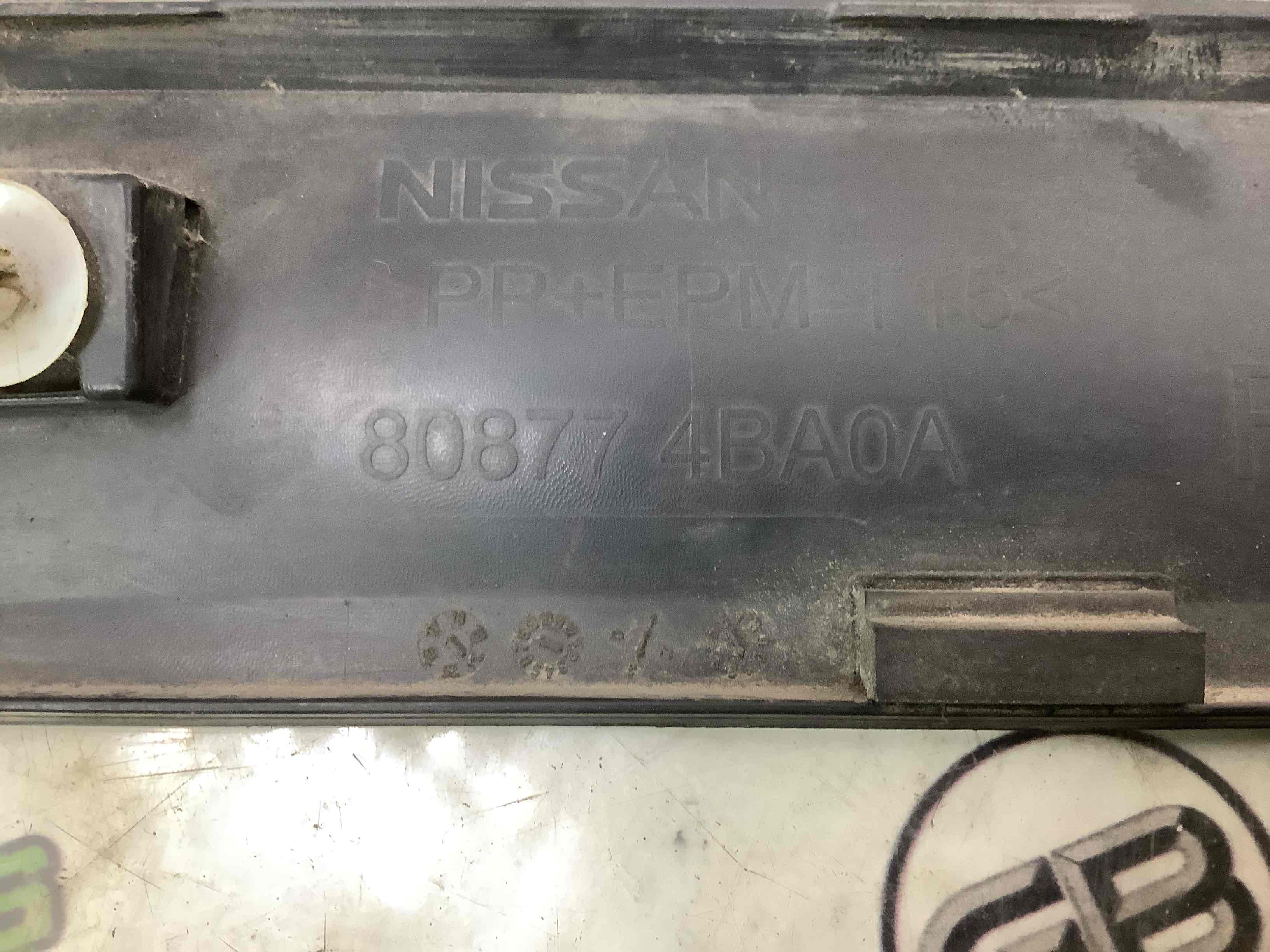 Молдинг двері передньої лівої