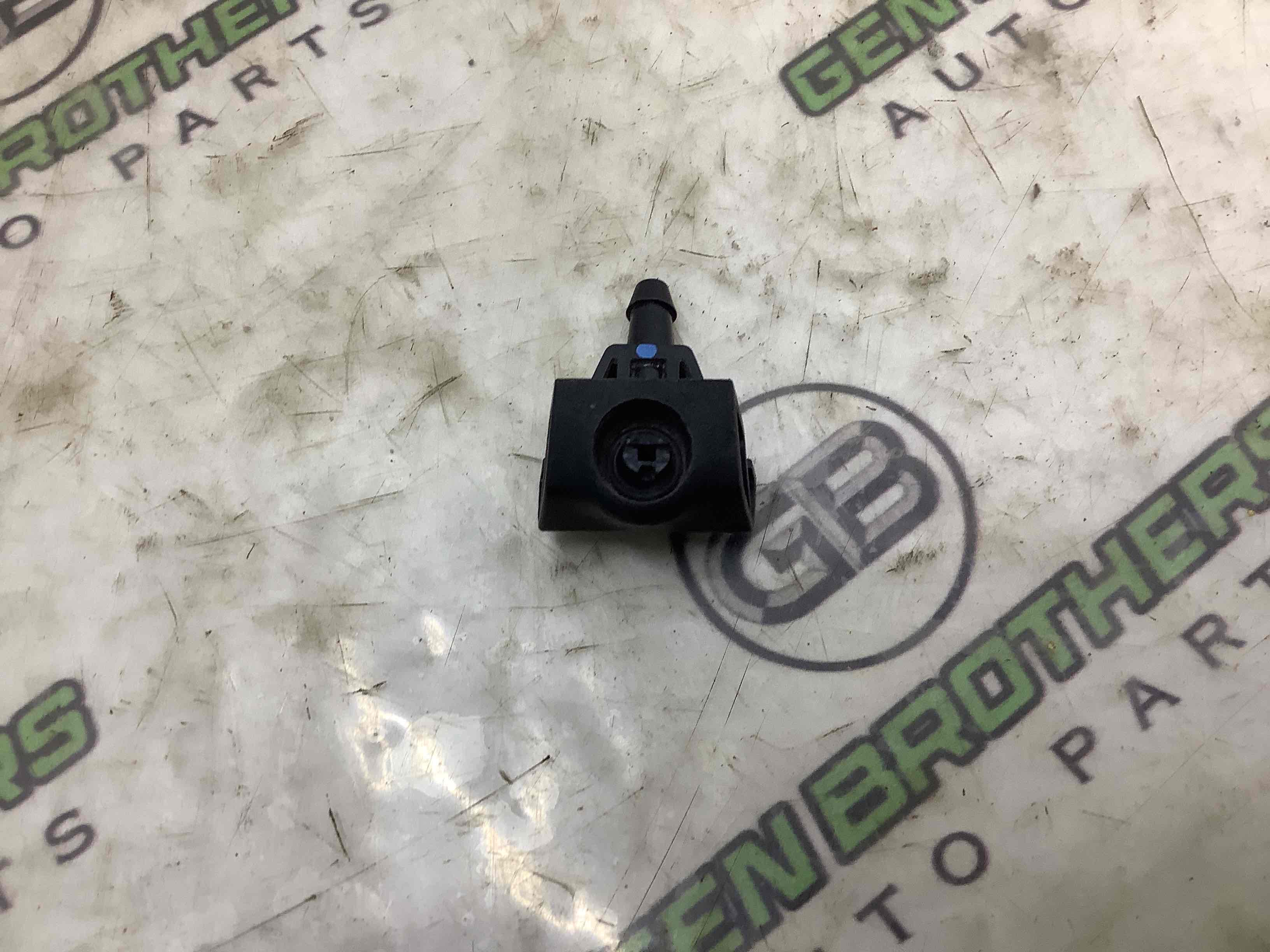 Форсунка омивача, насос омивача, шланг омивача