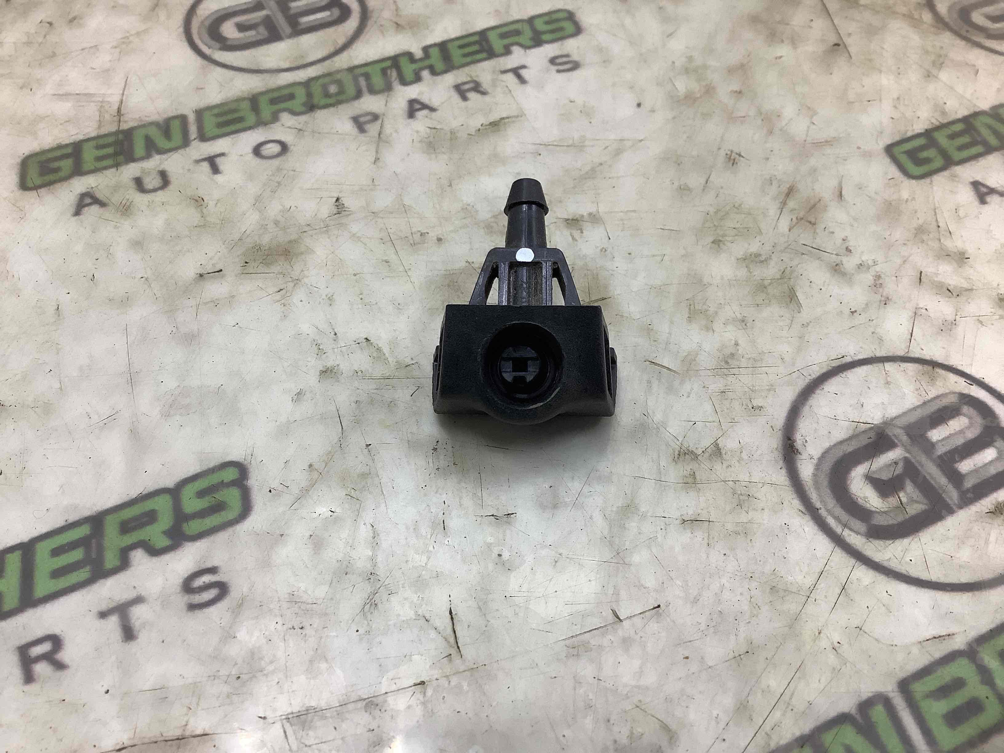 Форсунка омивача, насос омивача, шланг омивача