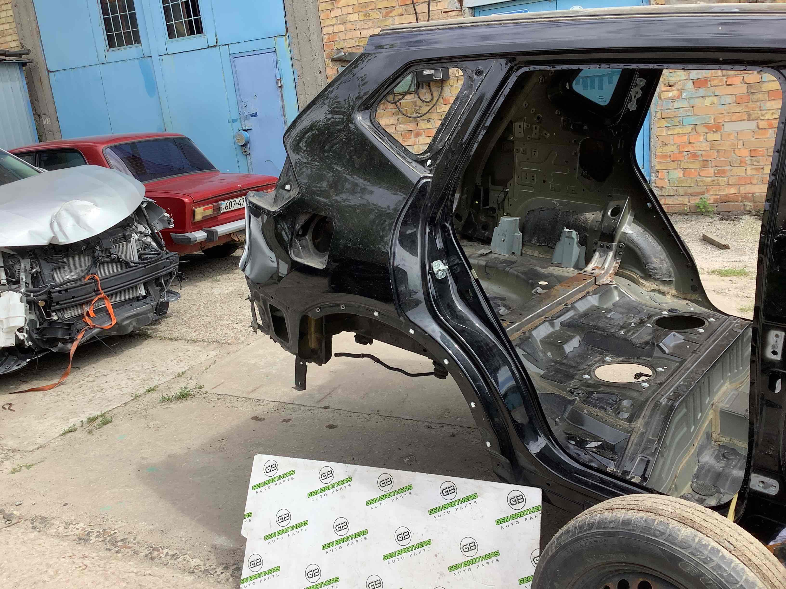 Чверть задня права