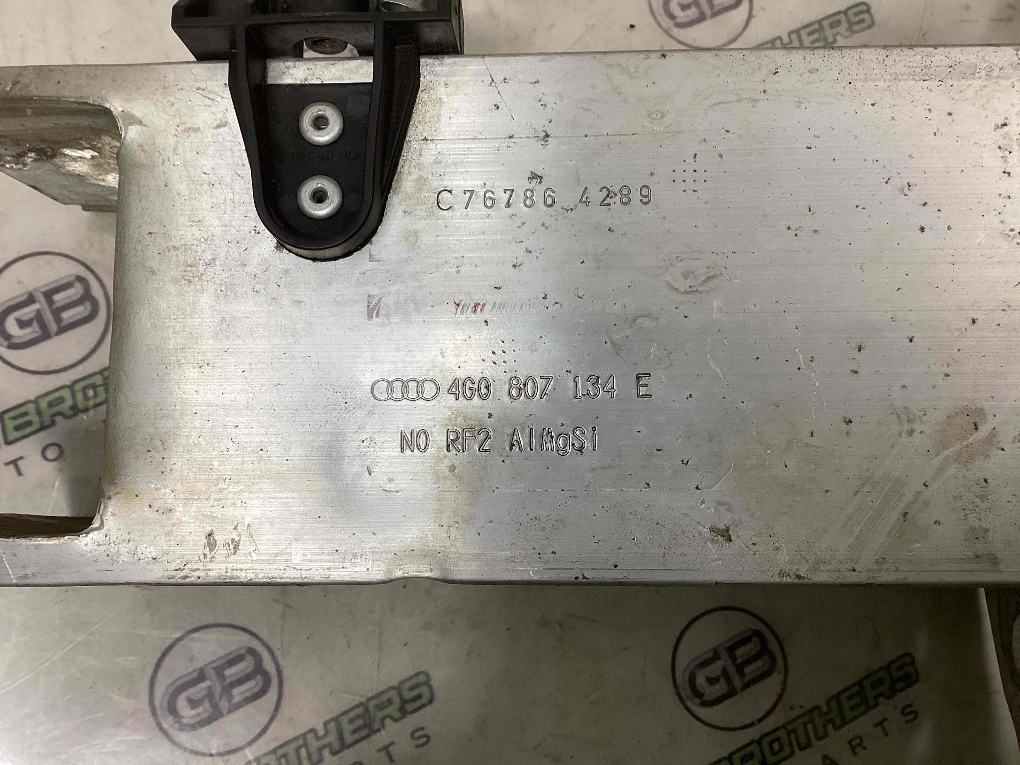 Кронштейн усилителя бампера