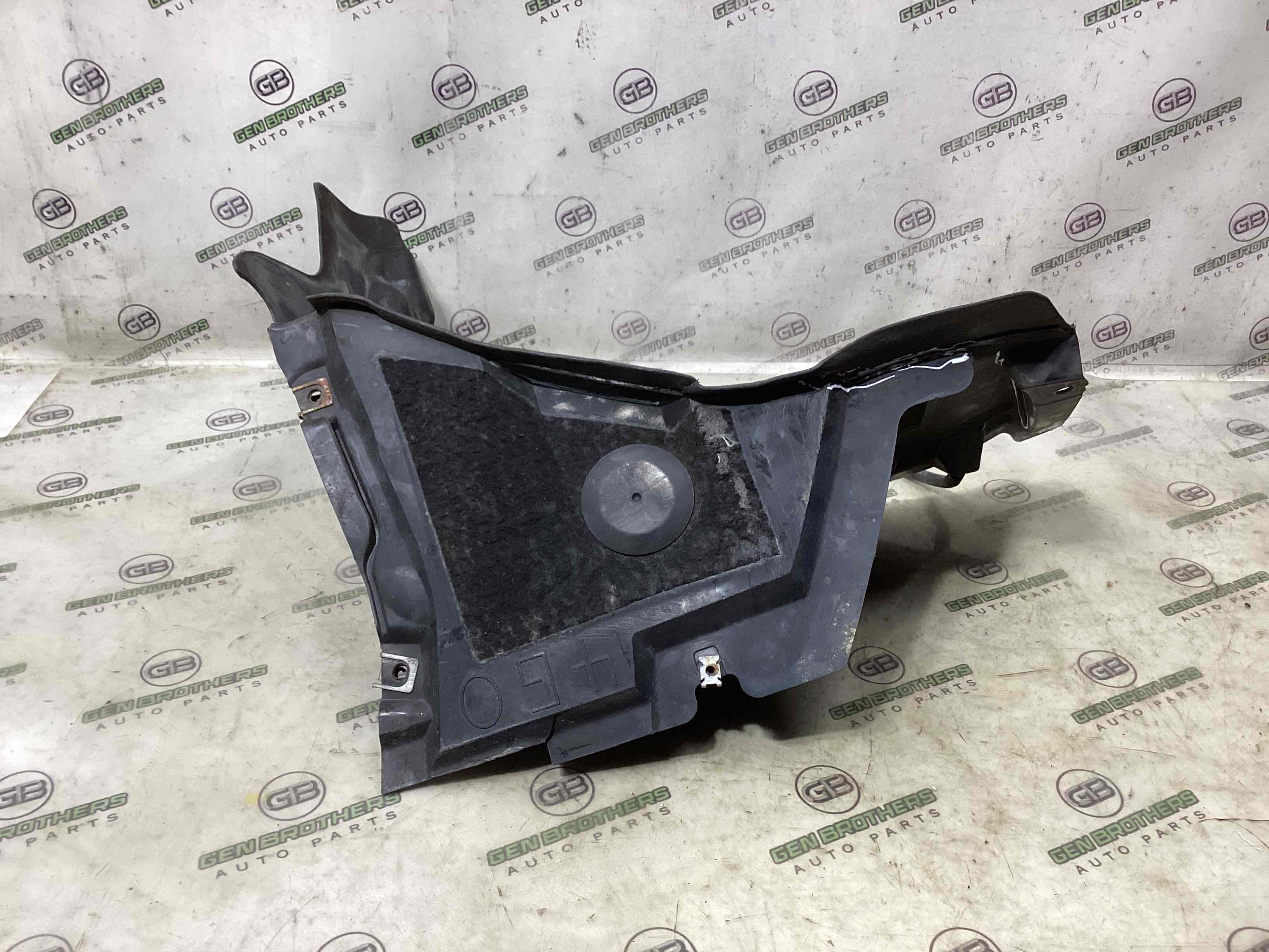 Защита арок передний правый подкрылок