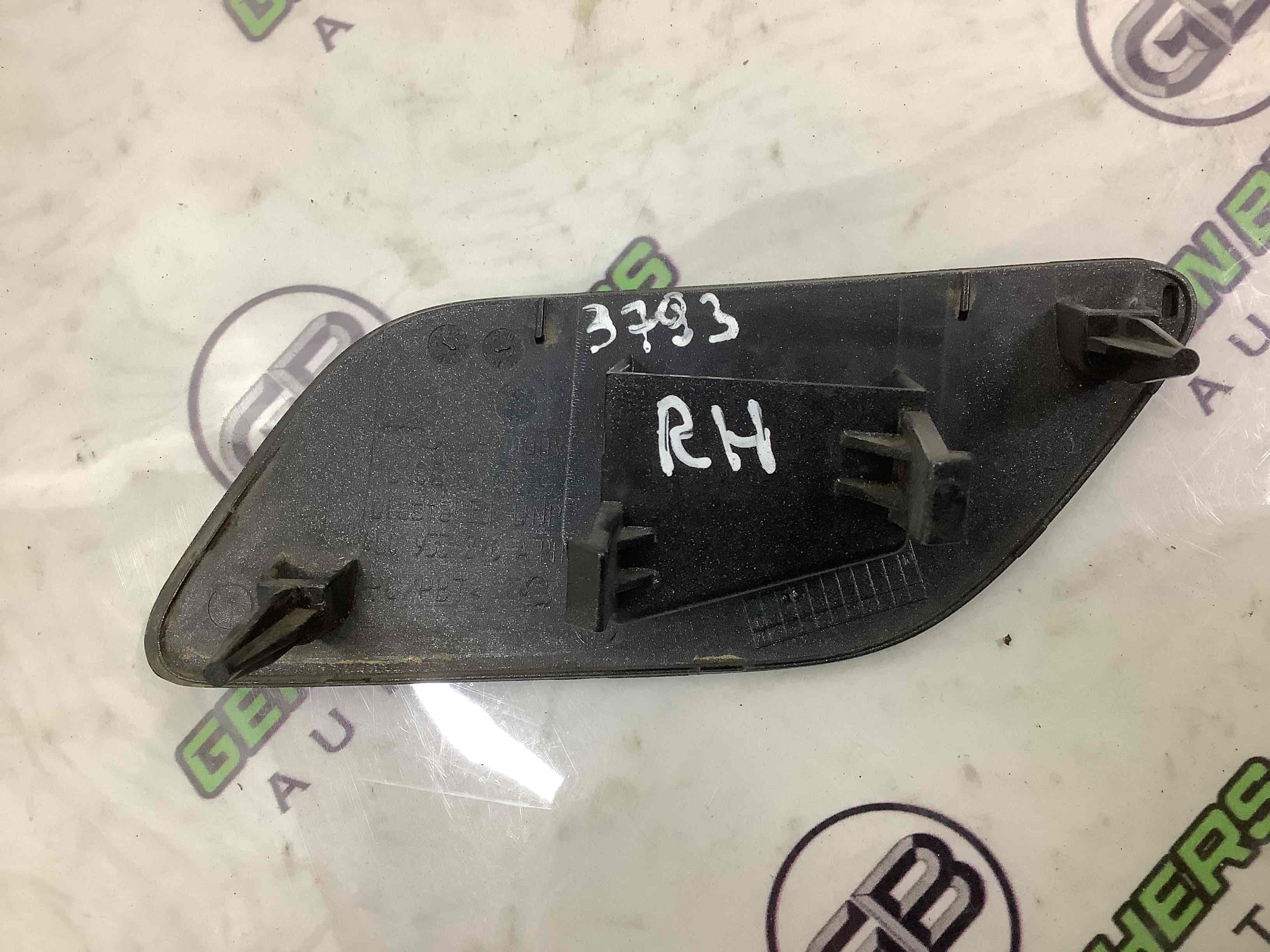 Заглушка, вставка решетка в бампер