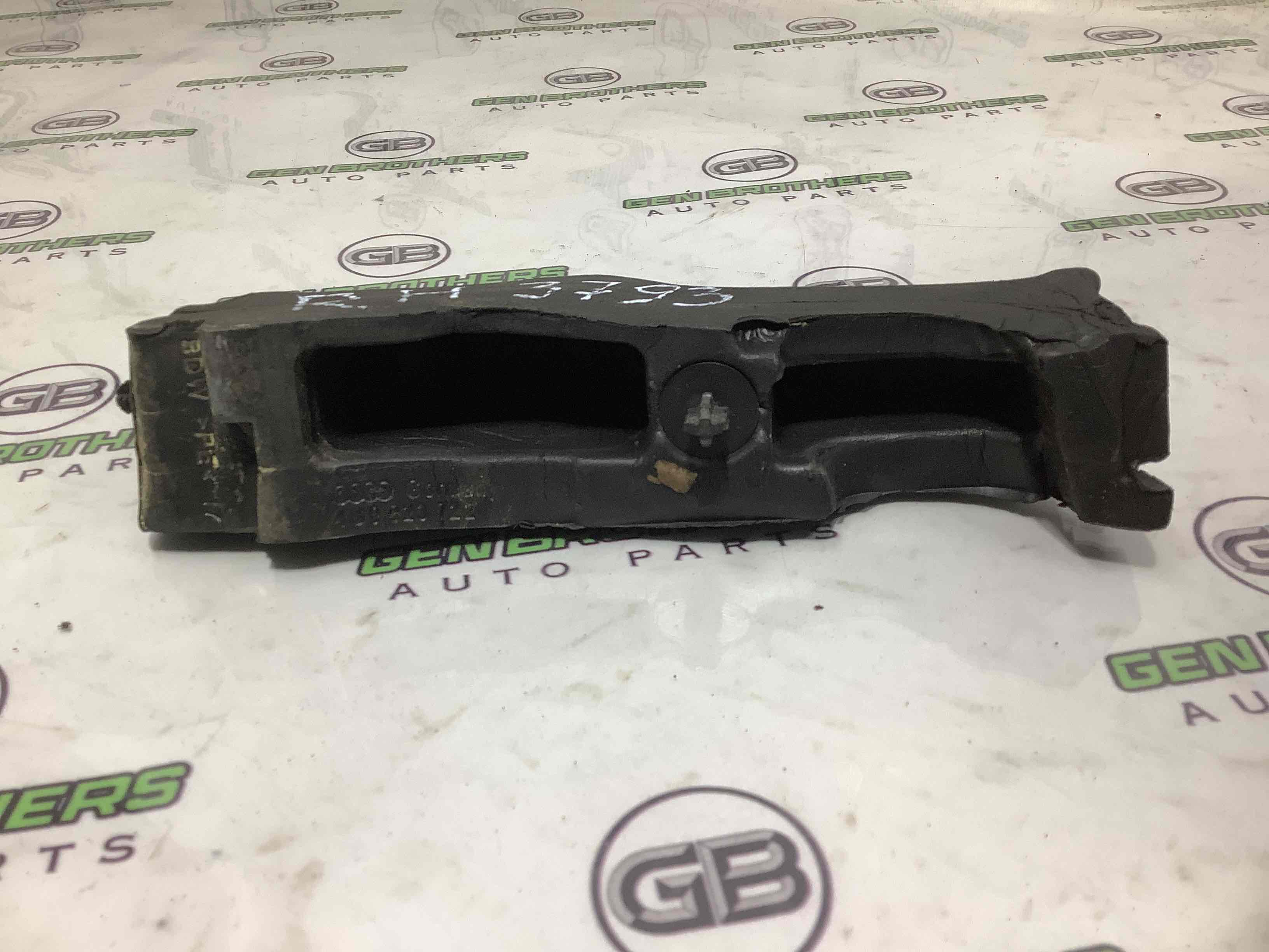 Изолятор крыла, уплотнитель и воздухопровод крыла