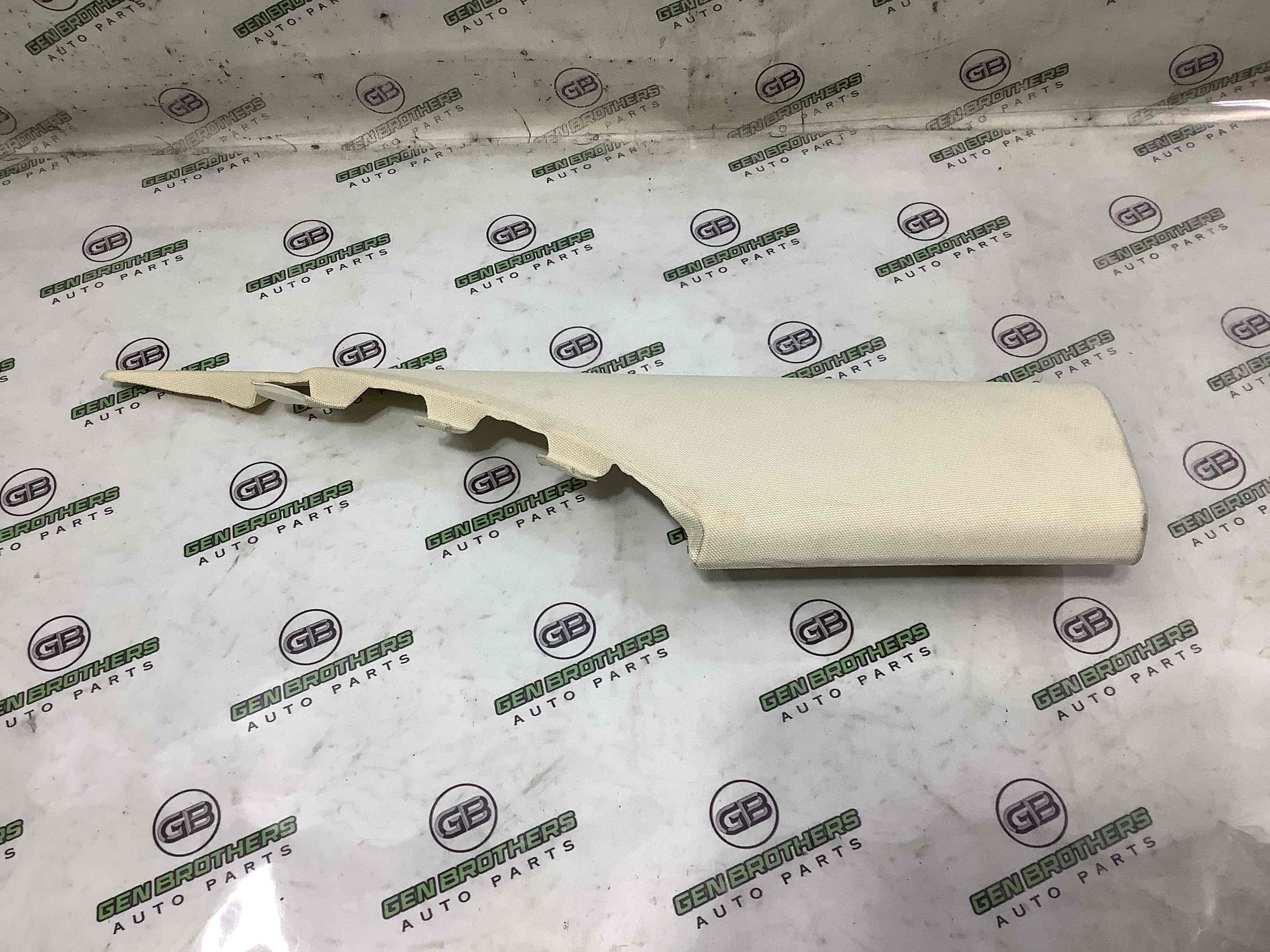 Обшивка задней стойки левая