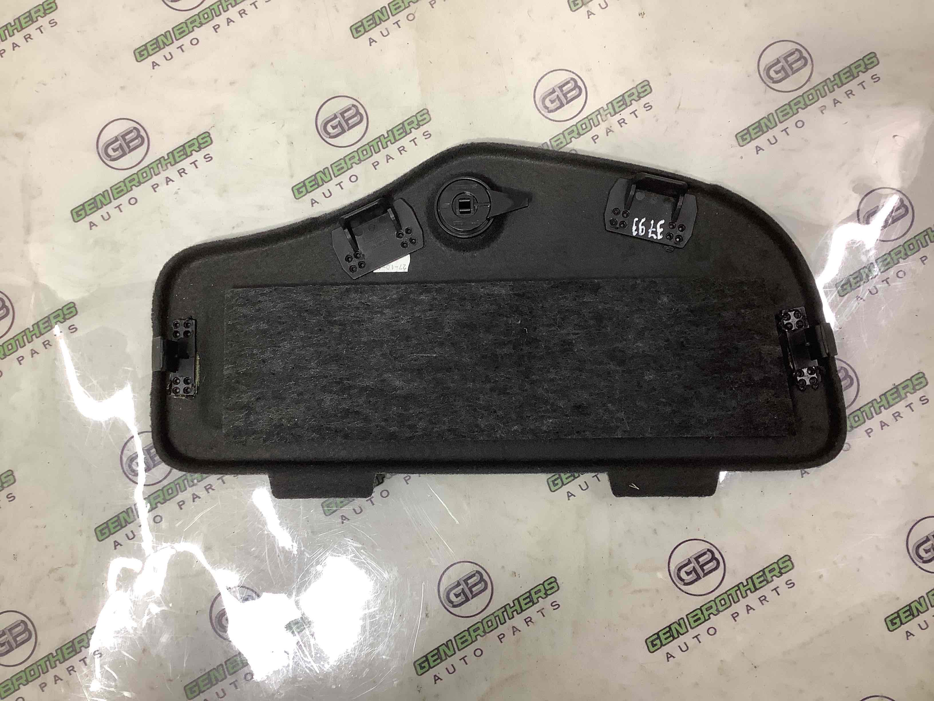 Элементы отделки багажника