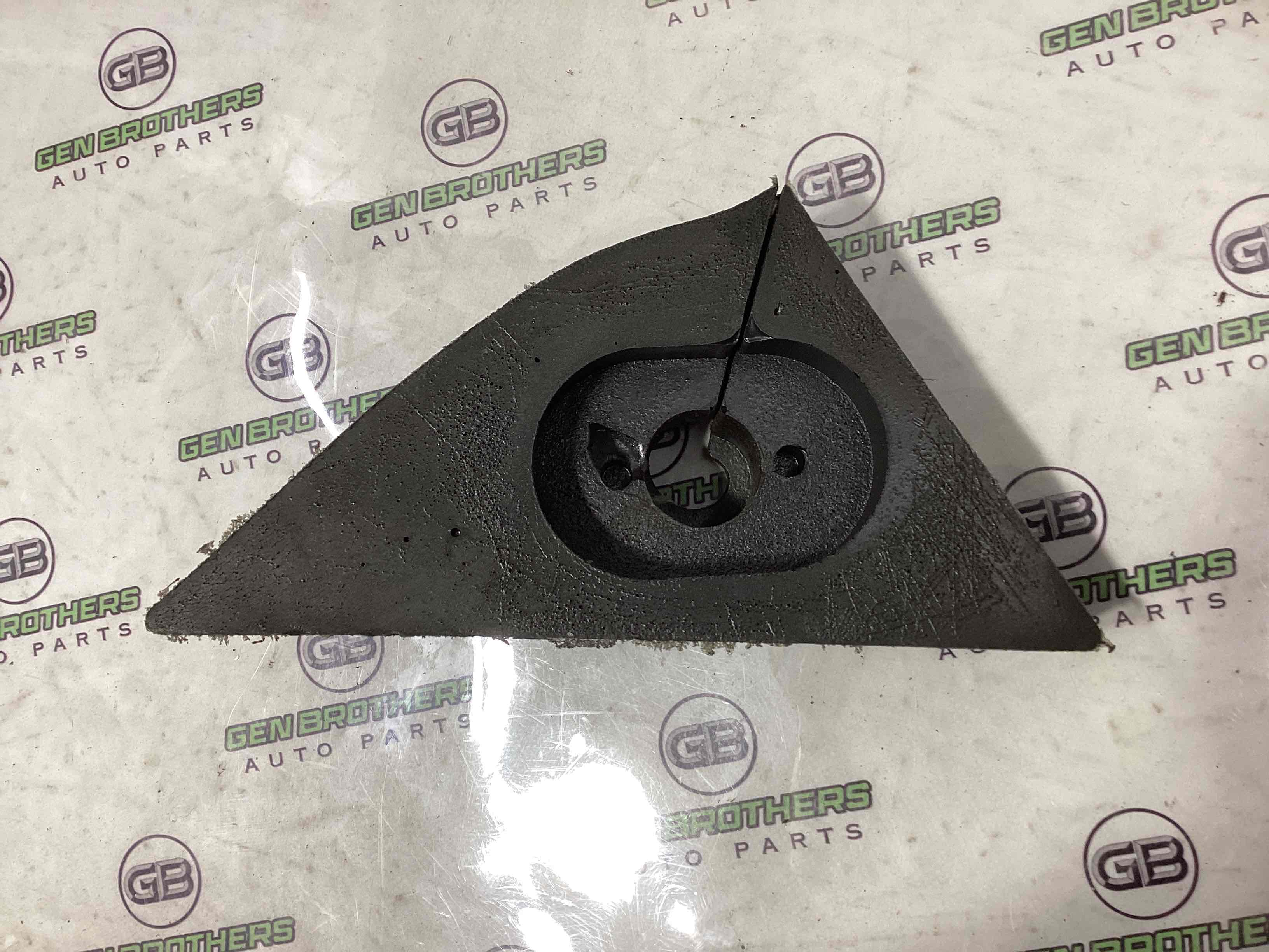 Изолятор крыла, уплотнитель и воздухопровод крыла