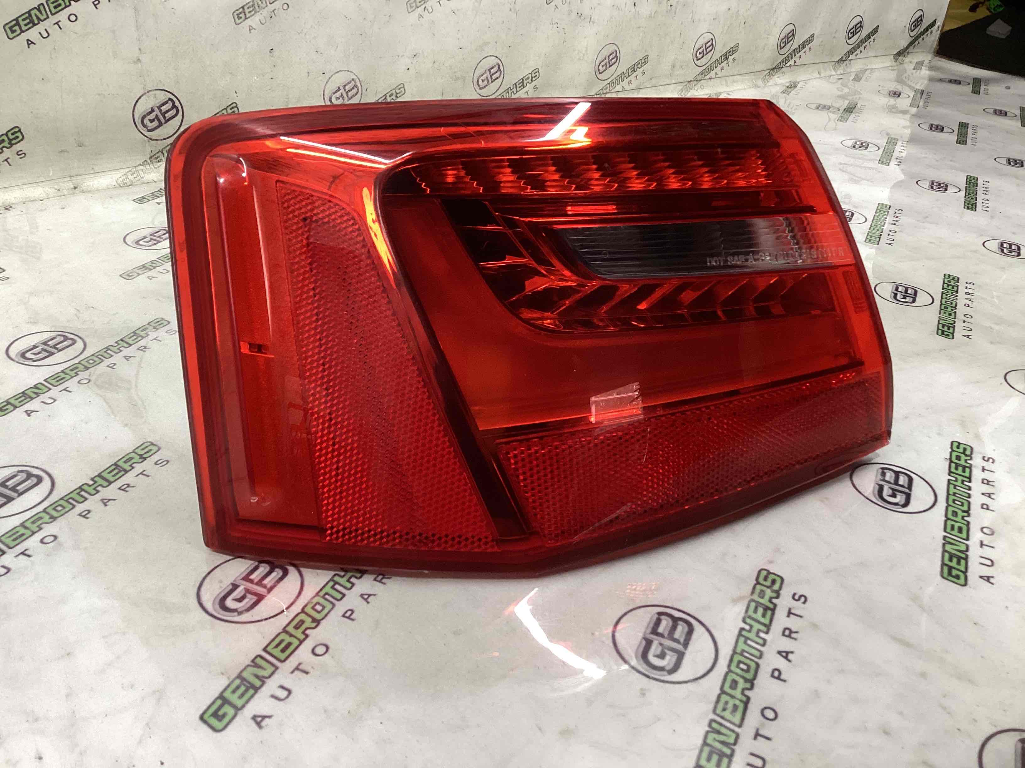 Фонарь задний левый