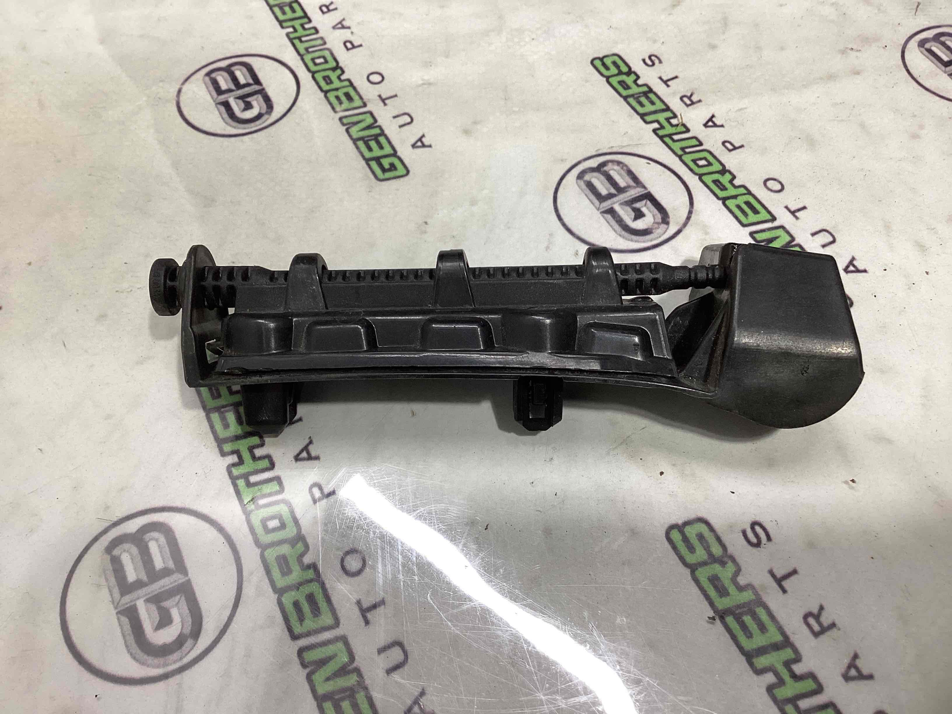 Крепление заднего бампера левое