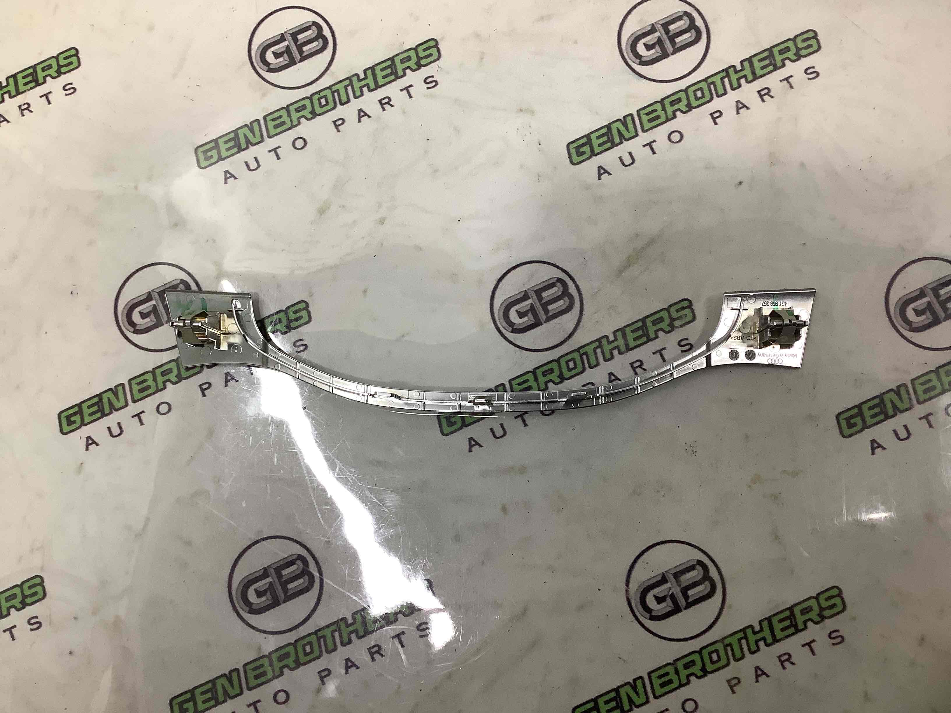 Обшивка приборной панели торпедо