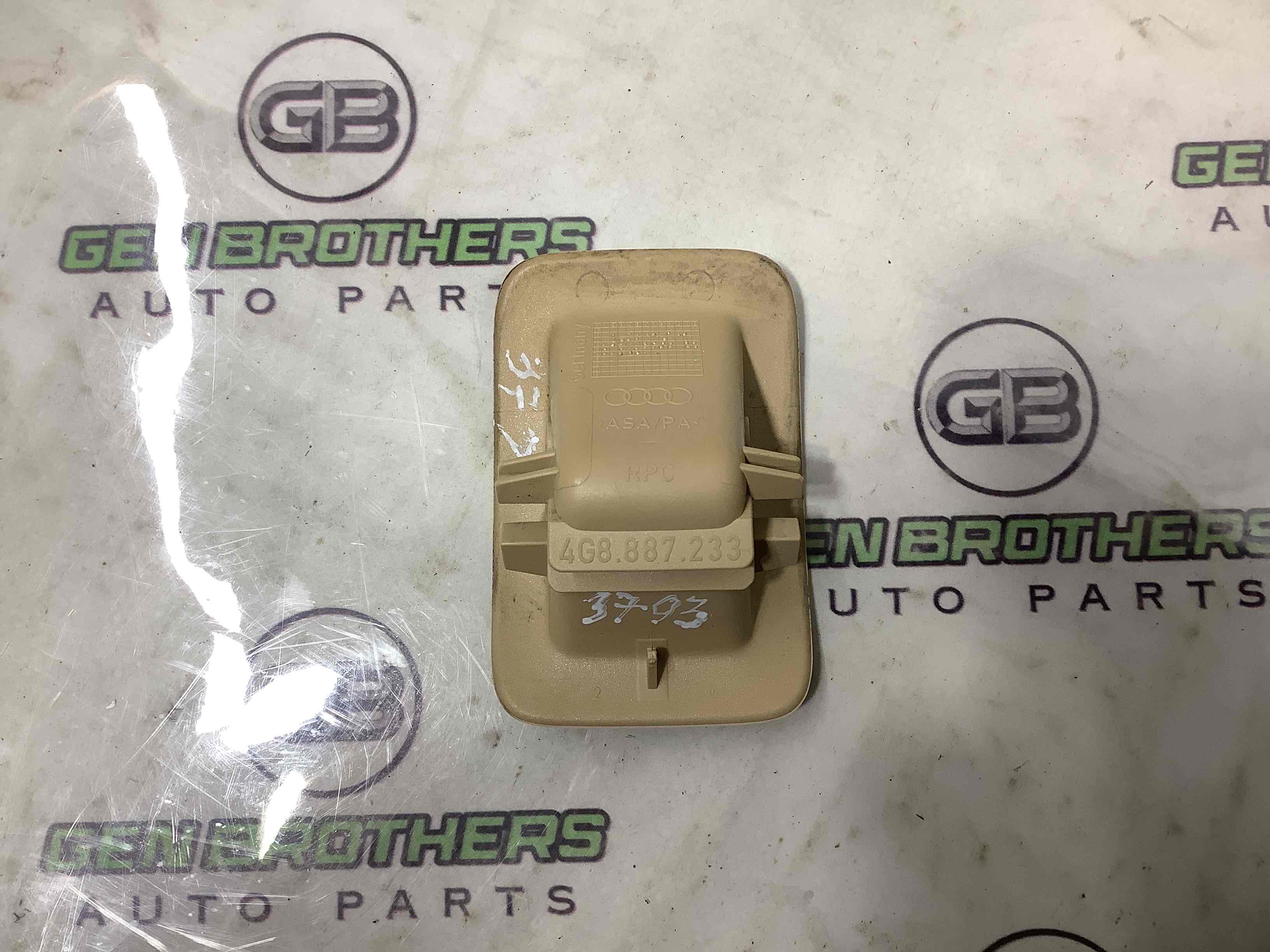 Пластиковые элементы салона