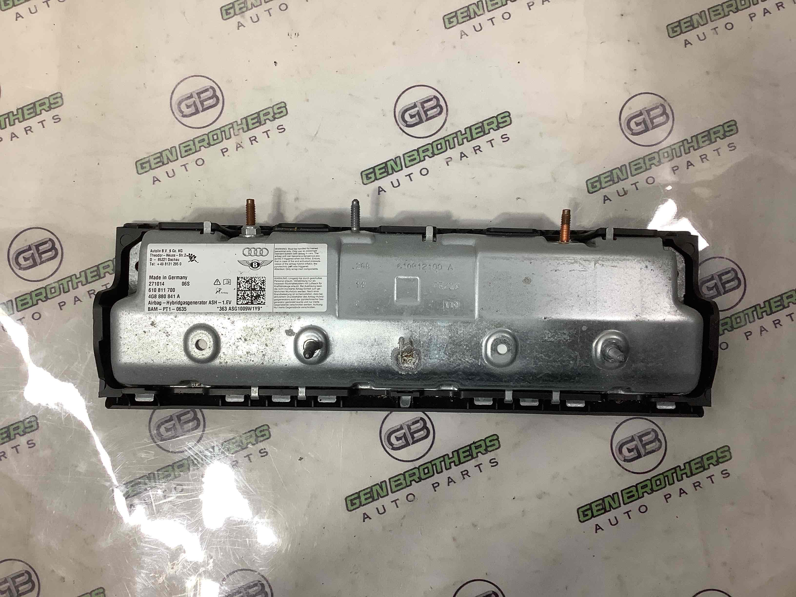 Подушка безопасности защиты колен