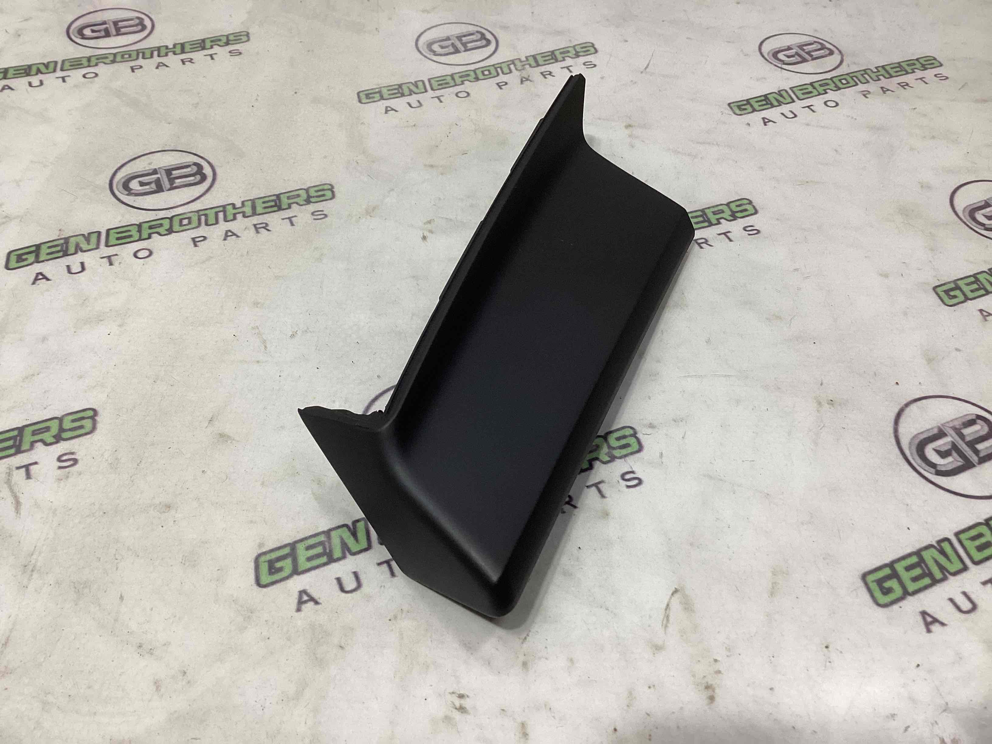 Обшивка приборной панели торпедо