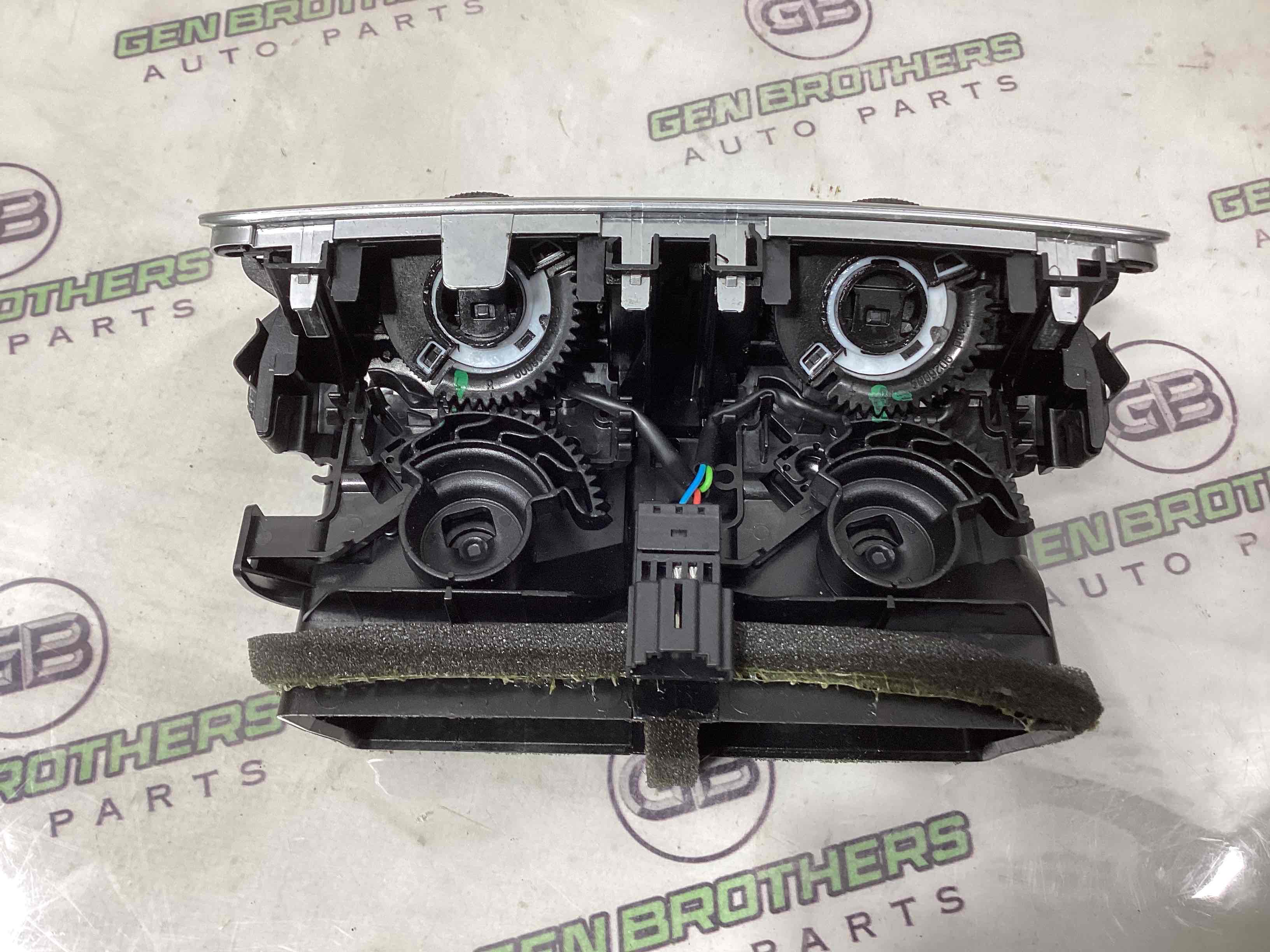 Дефлектор обдува салона