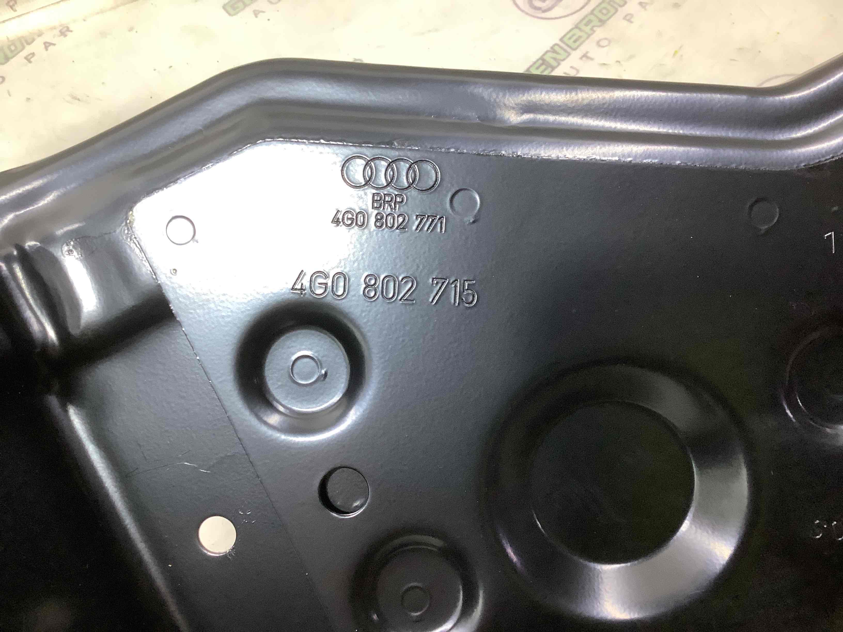 Колесо запасное, держатель, кронштейн, обшивка