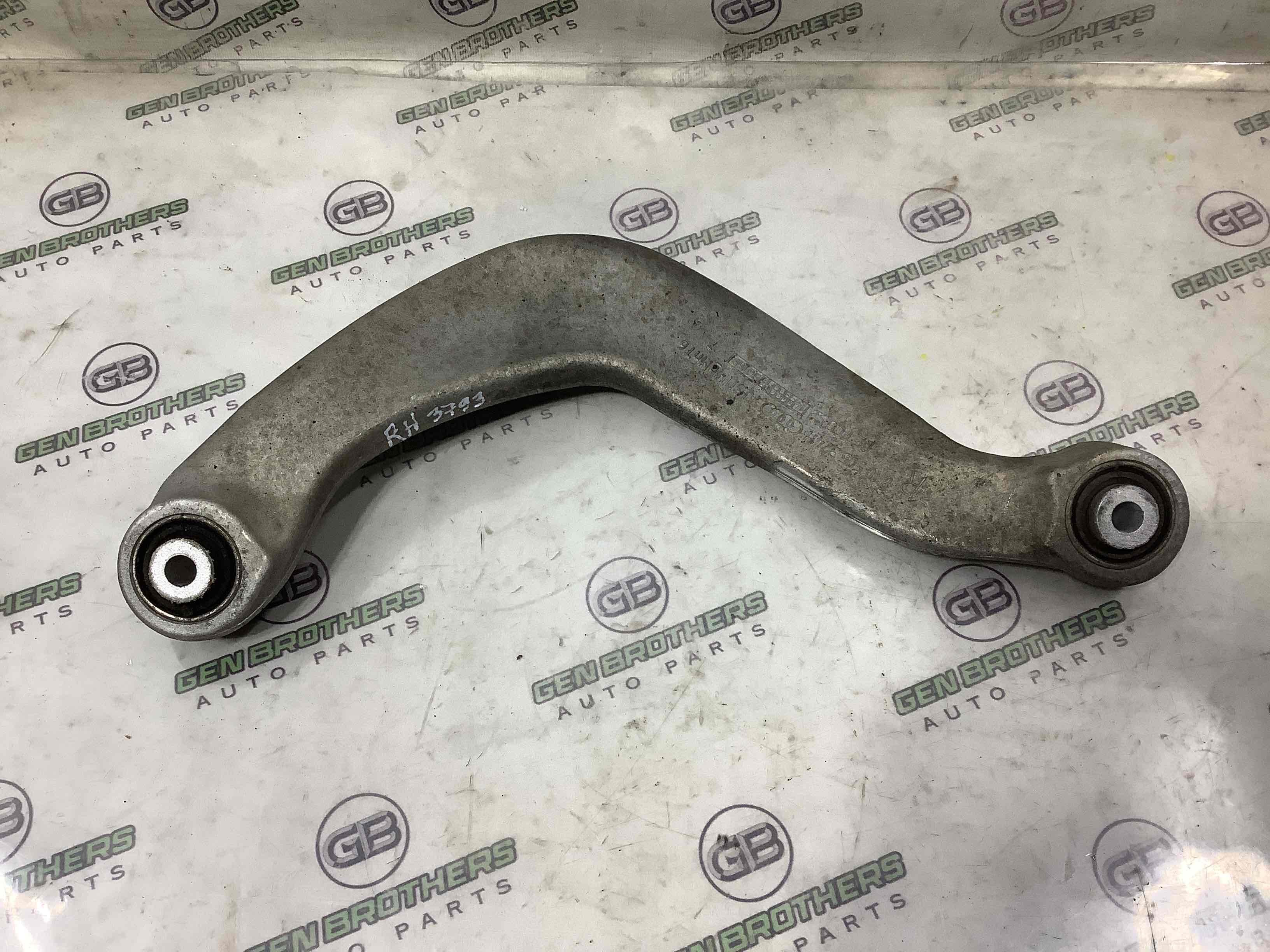 Рычаг задний правый