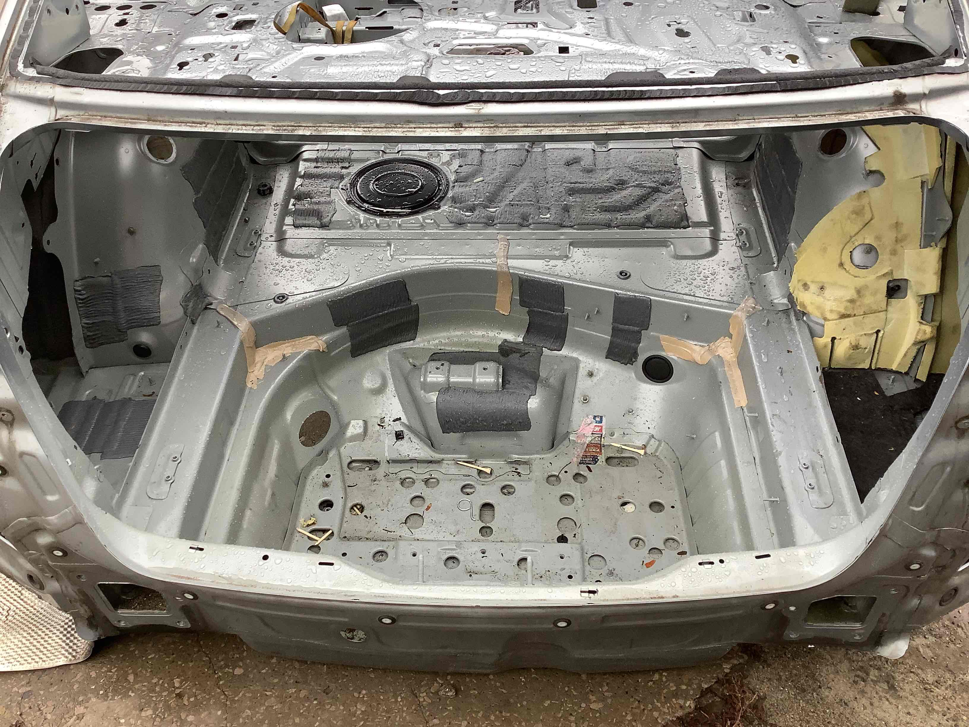 Корыто багажника