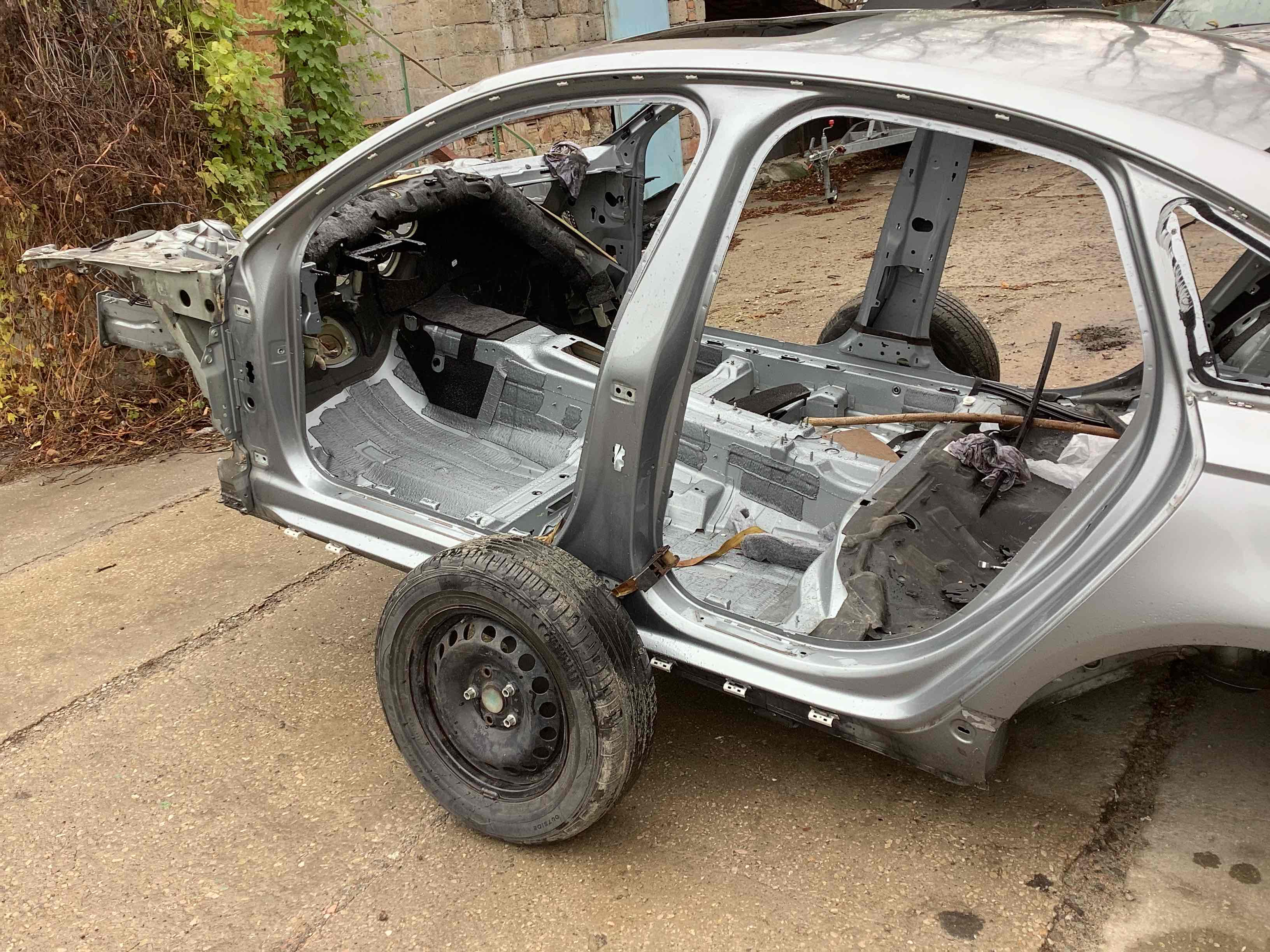 Стойки кузова и пороги