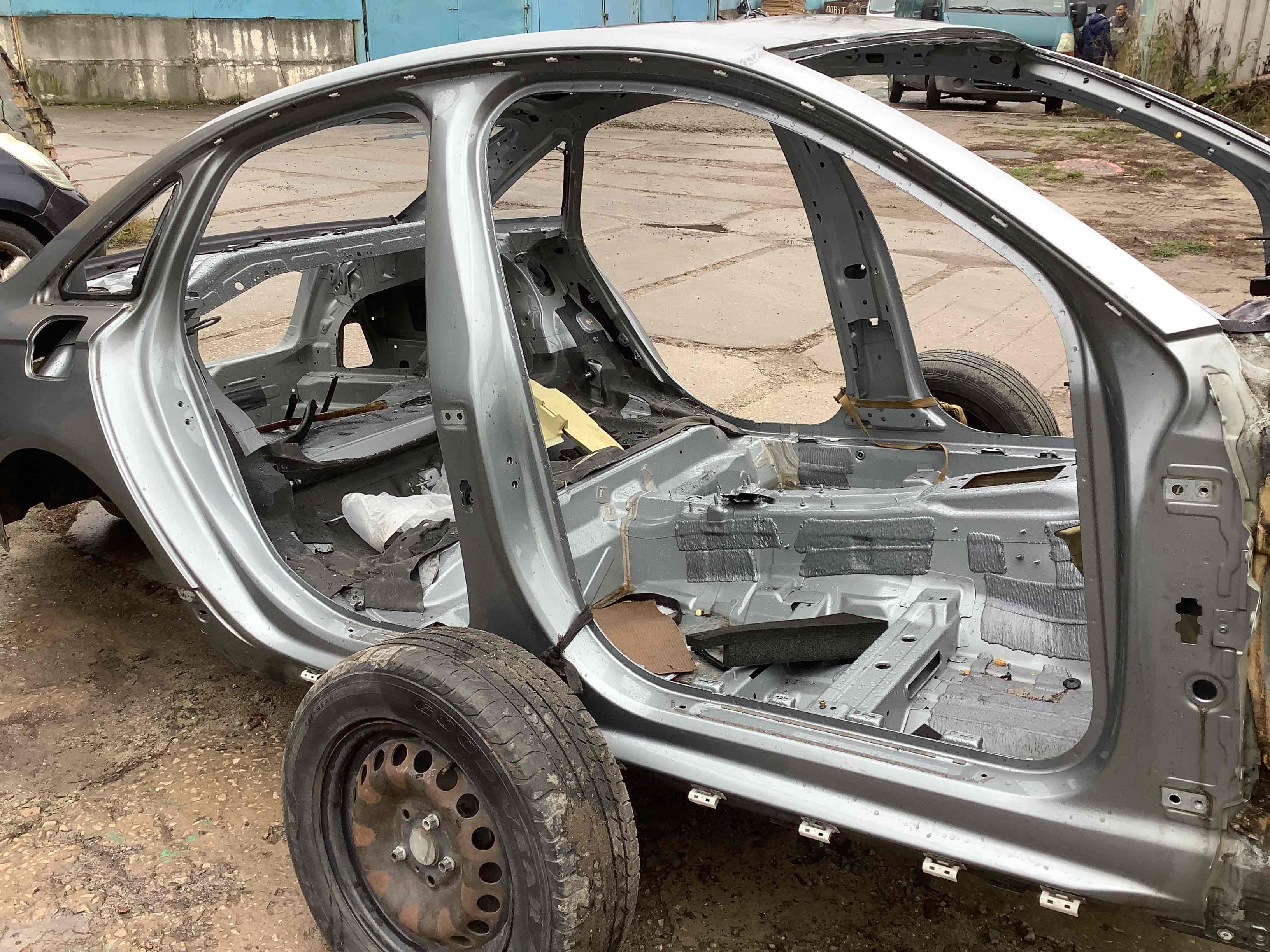 Стойки кузова и пороги