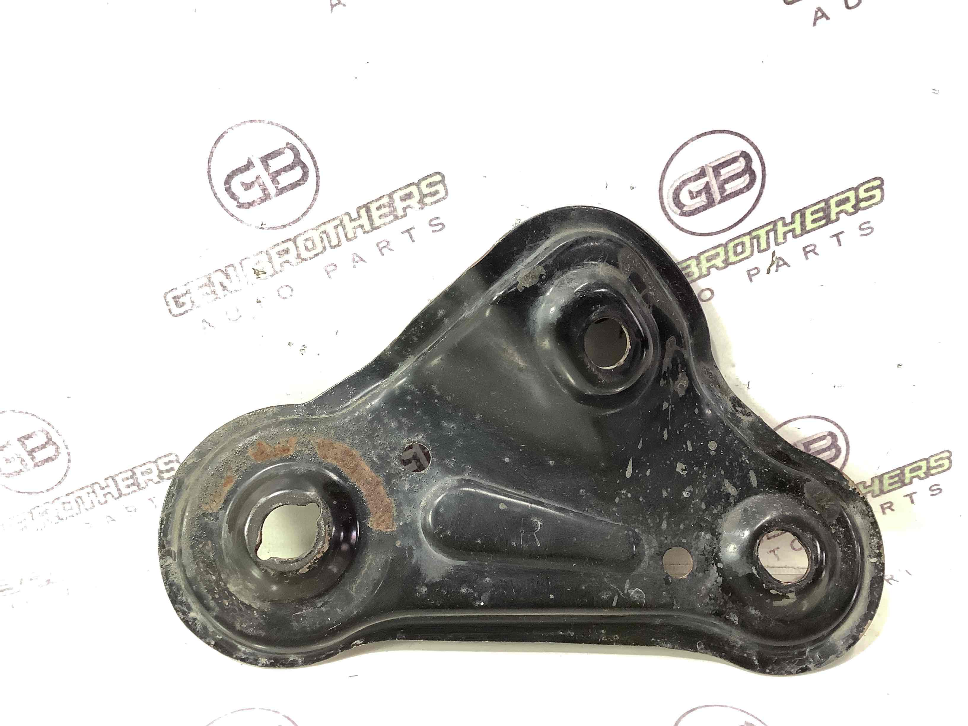 Кронштейн переднего подрамника