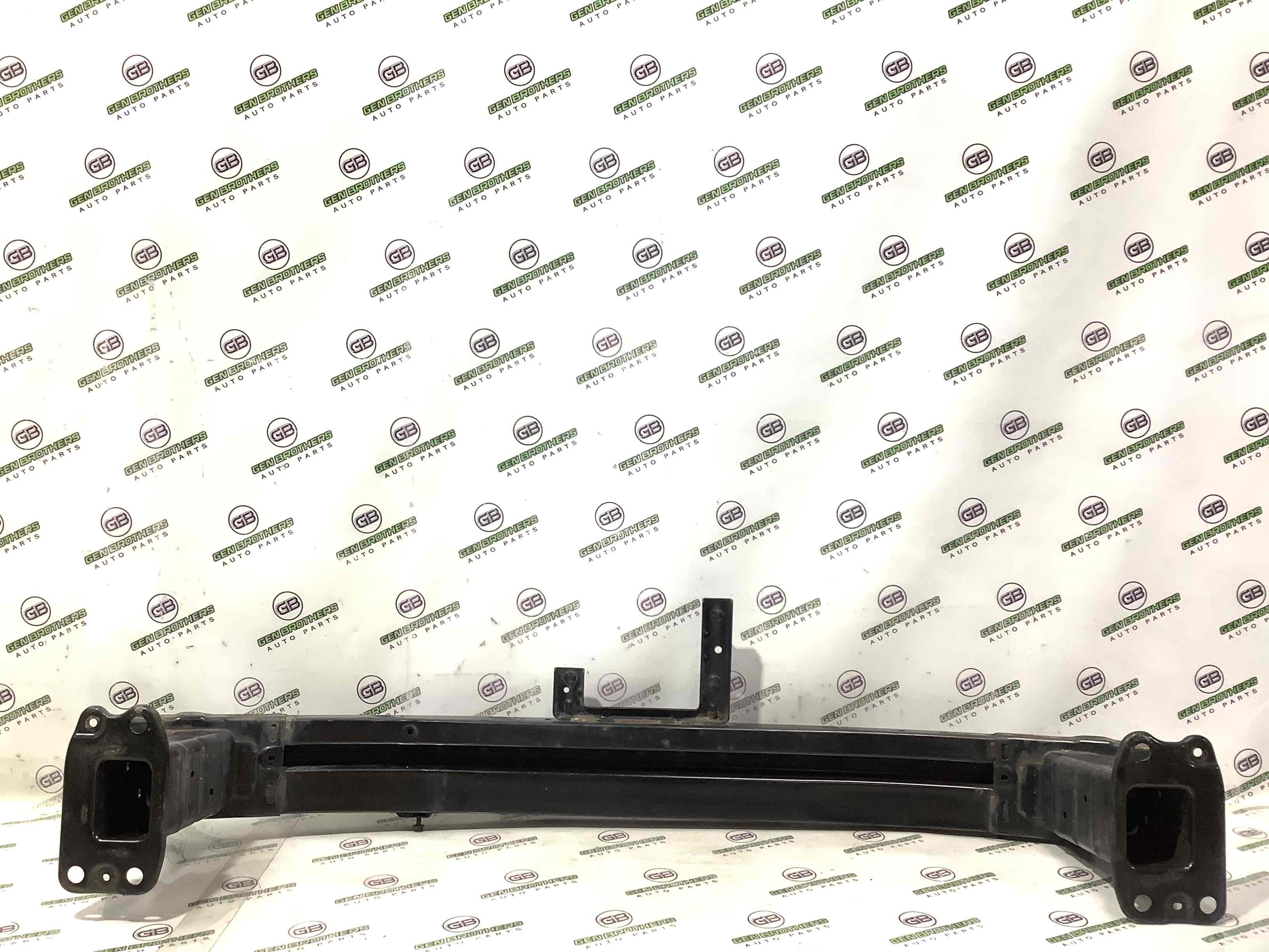 Усилитель бампера переднего