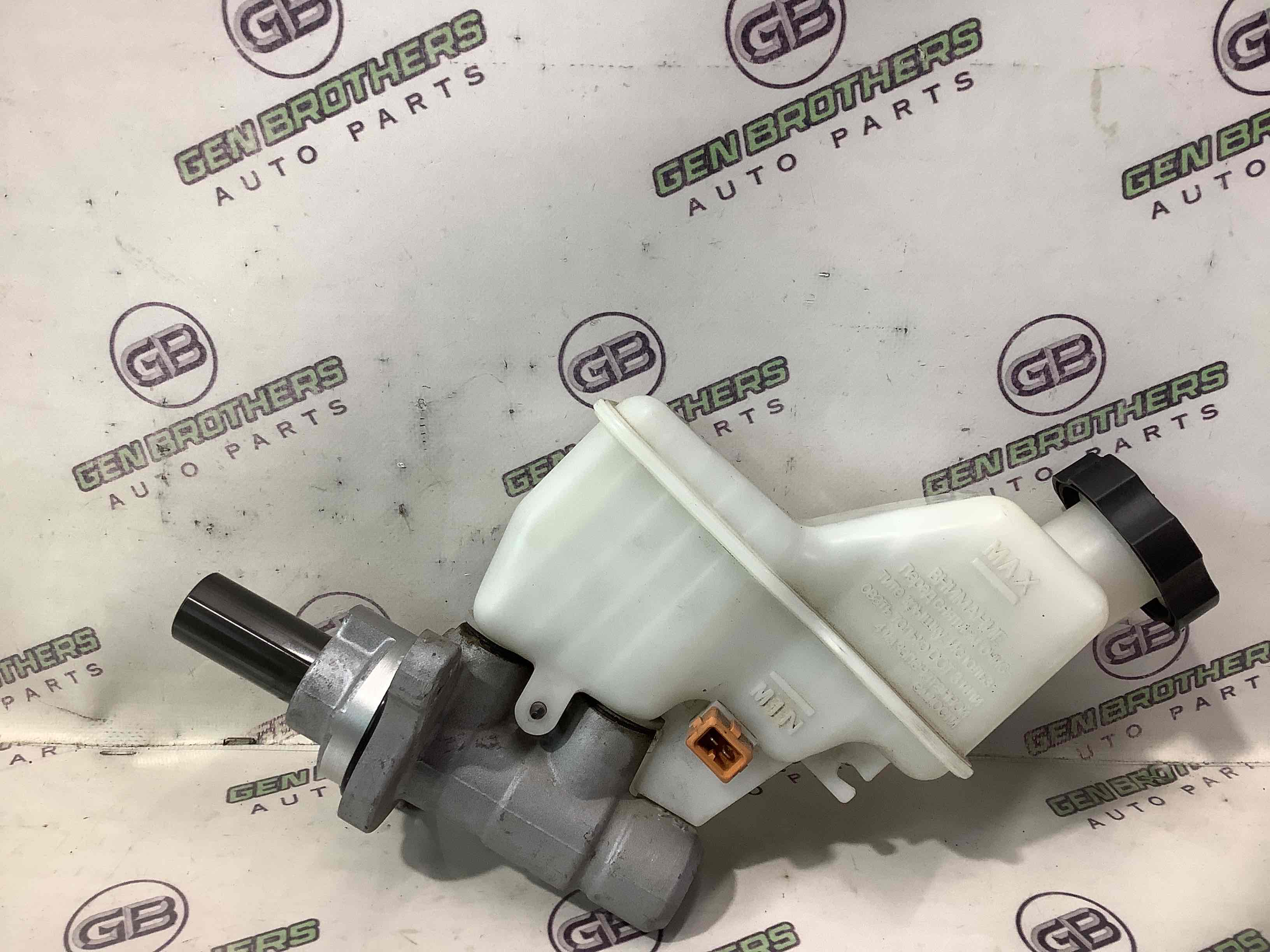 Цилиндр тормозной главный