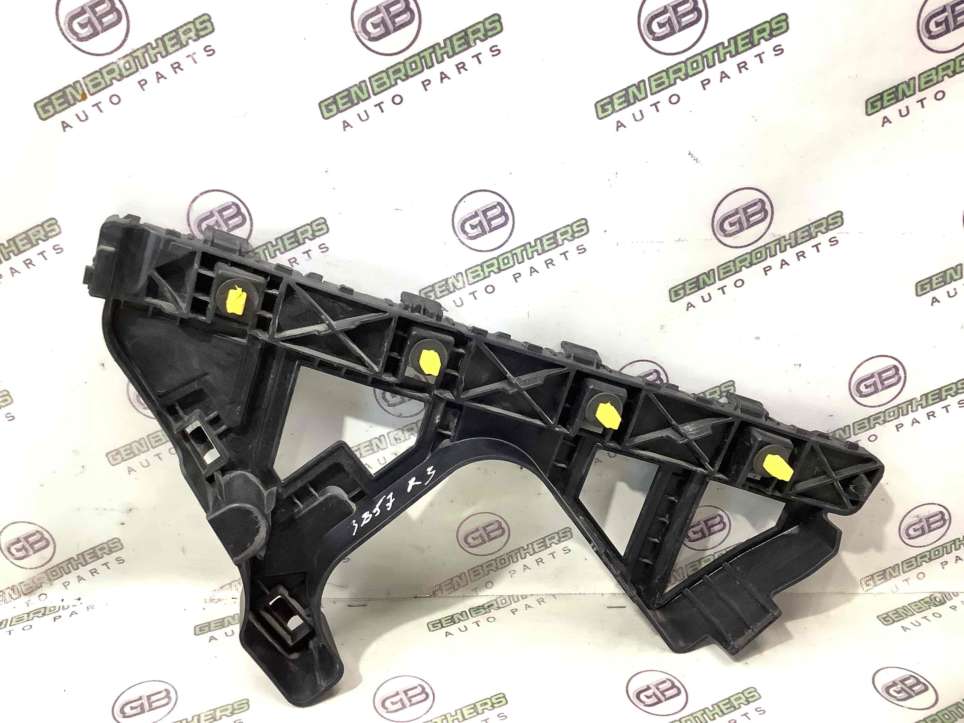 Крепление заднего бампера правое