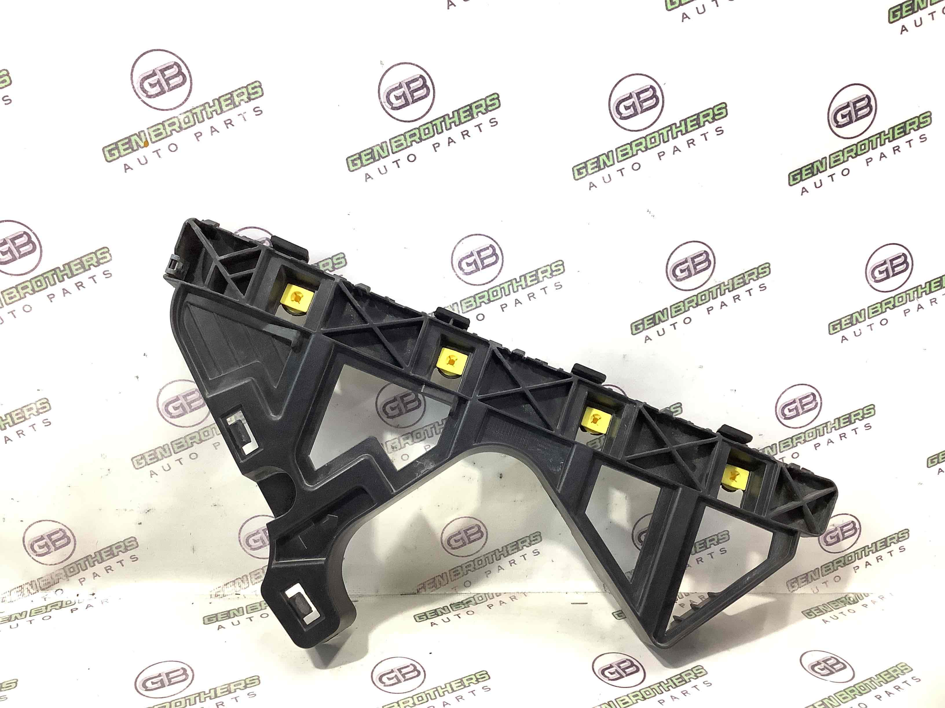 Крепление переднего бампера левое