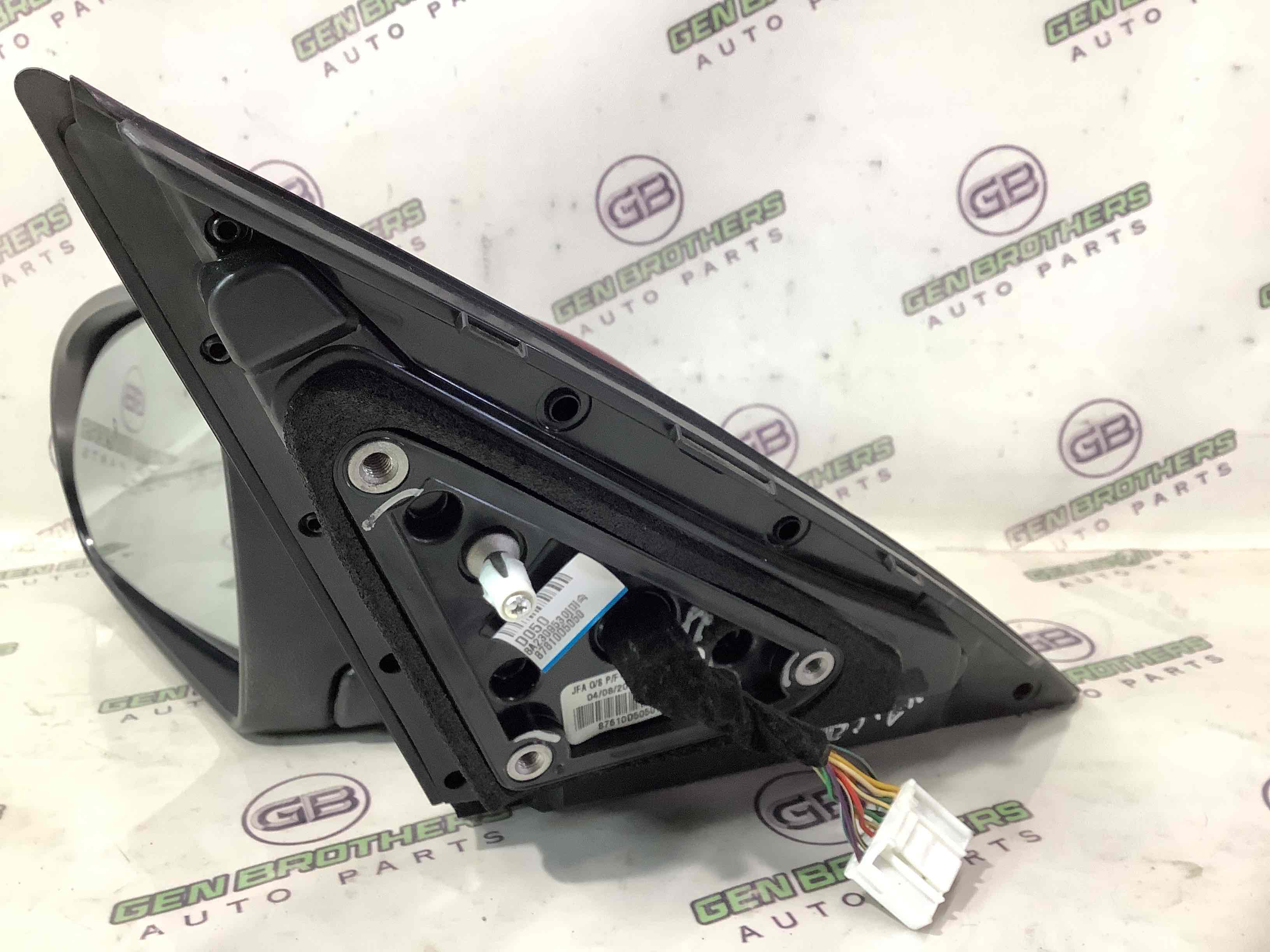 Зеркало внешнее левое