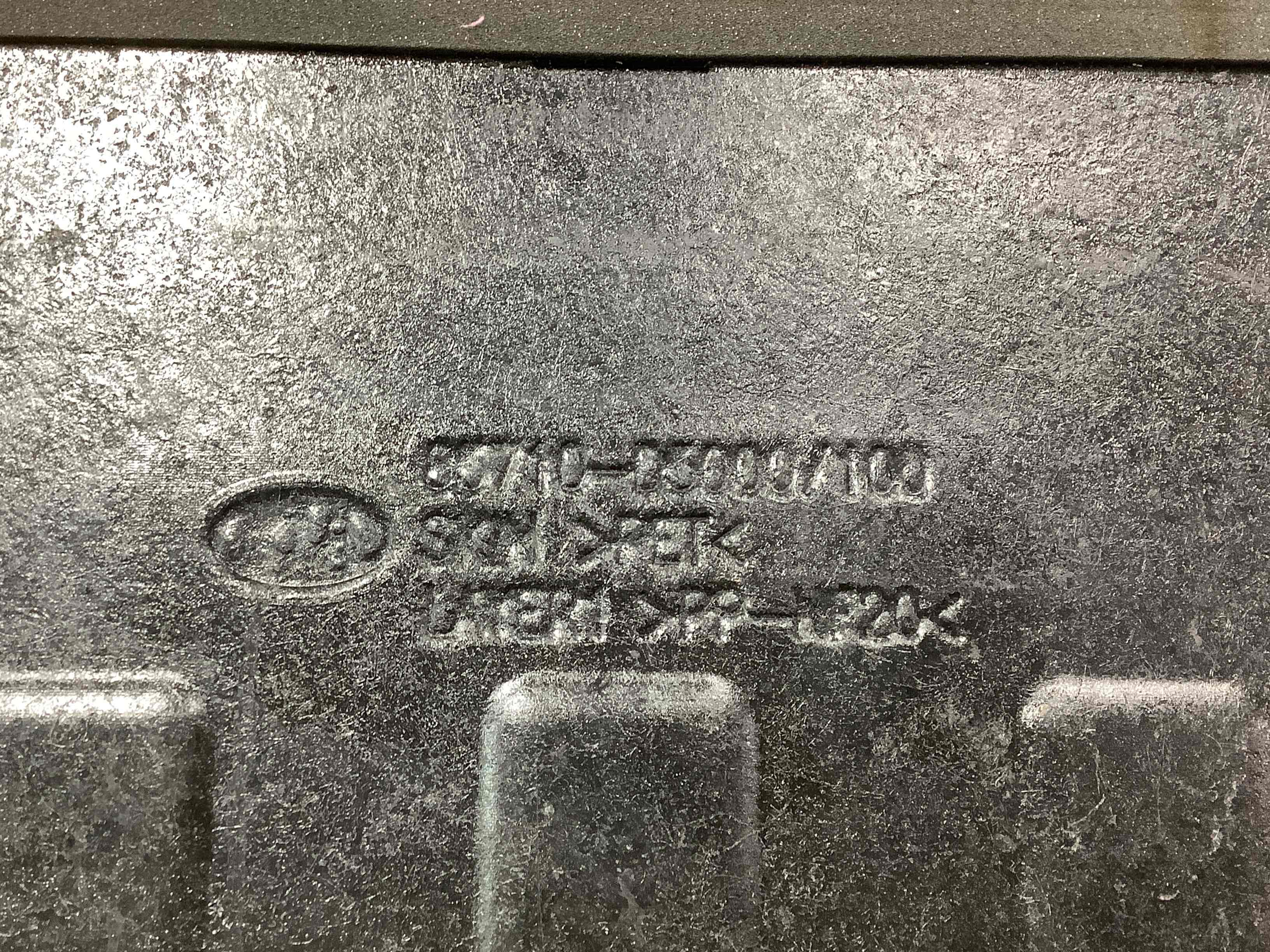 Напольное покрытие багажника, полка багажника